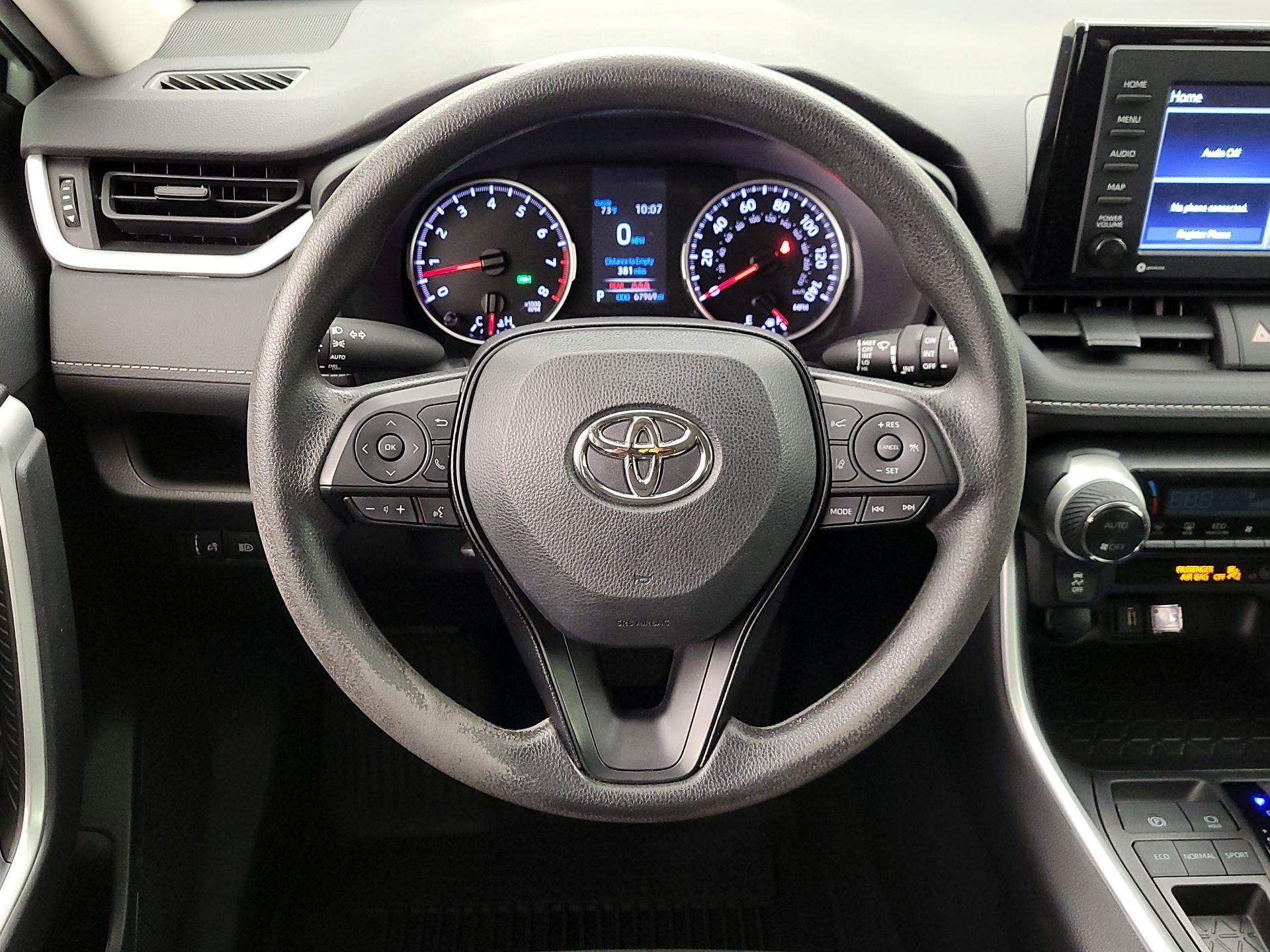 Thumbnail: 2022 Toyota RAV4 - 10