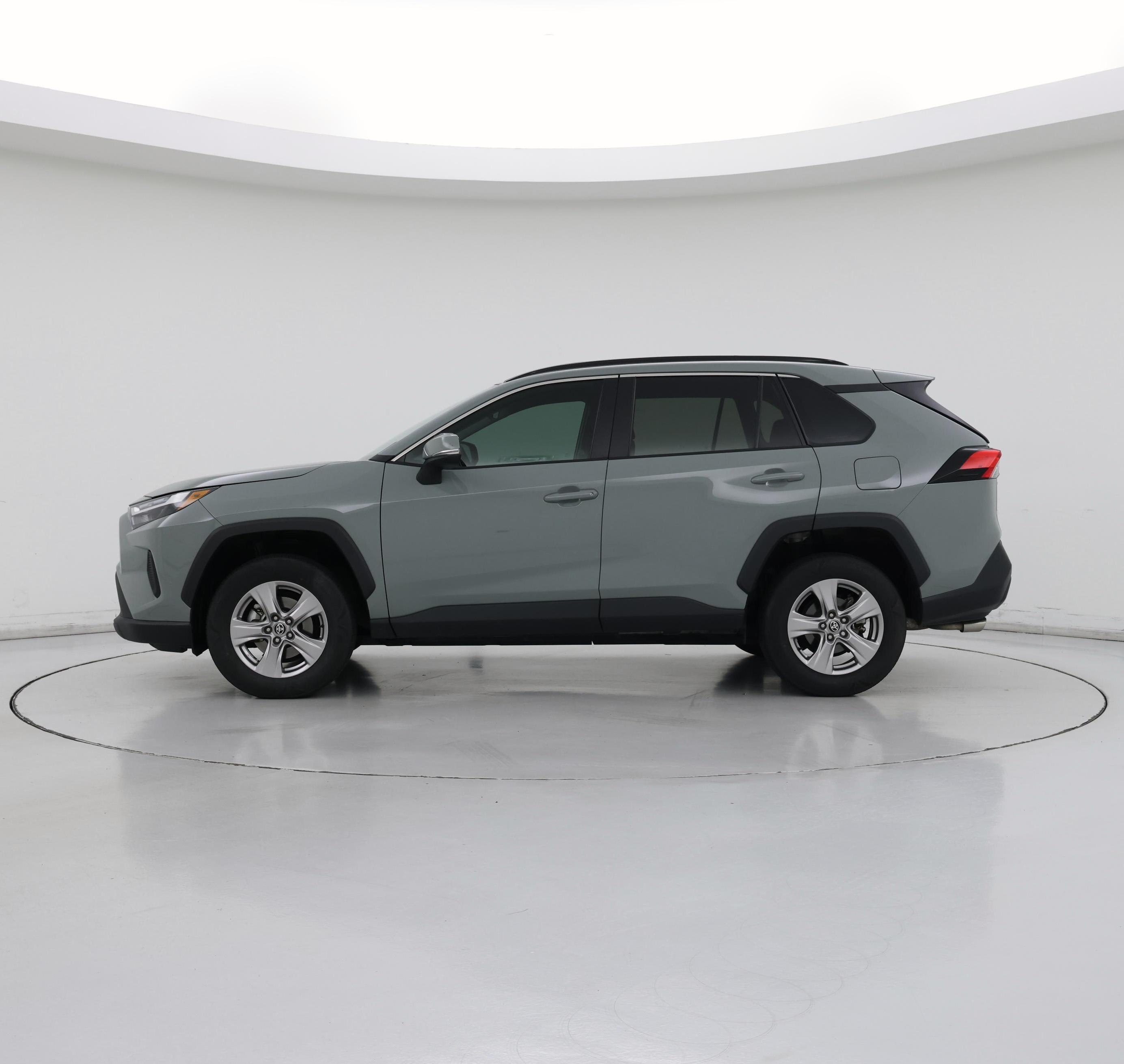 Thumbnail: 2022 Toyota RAV4 - 3