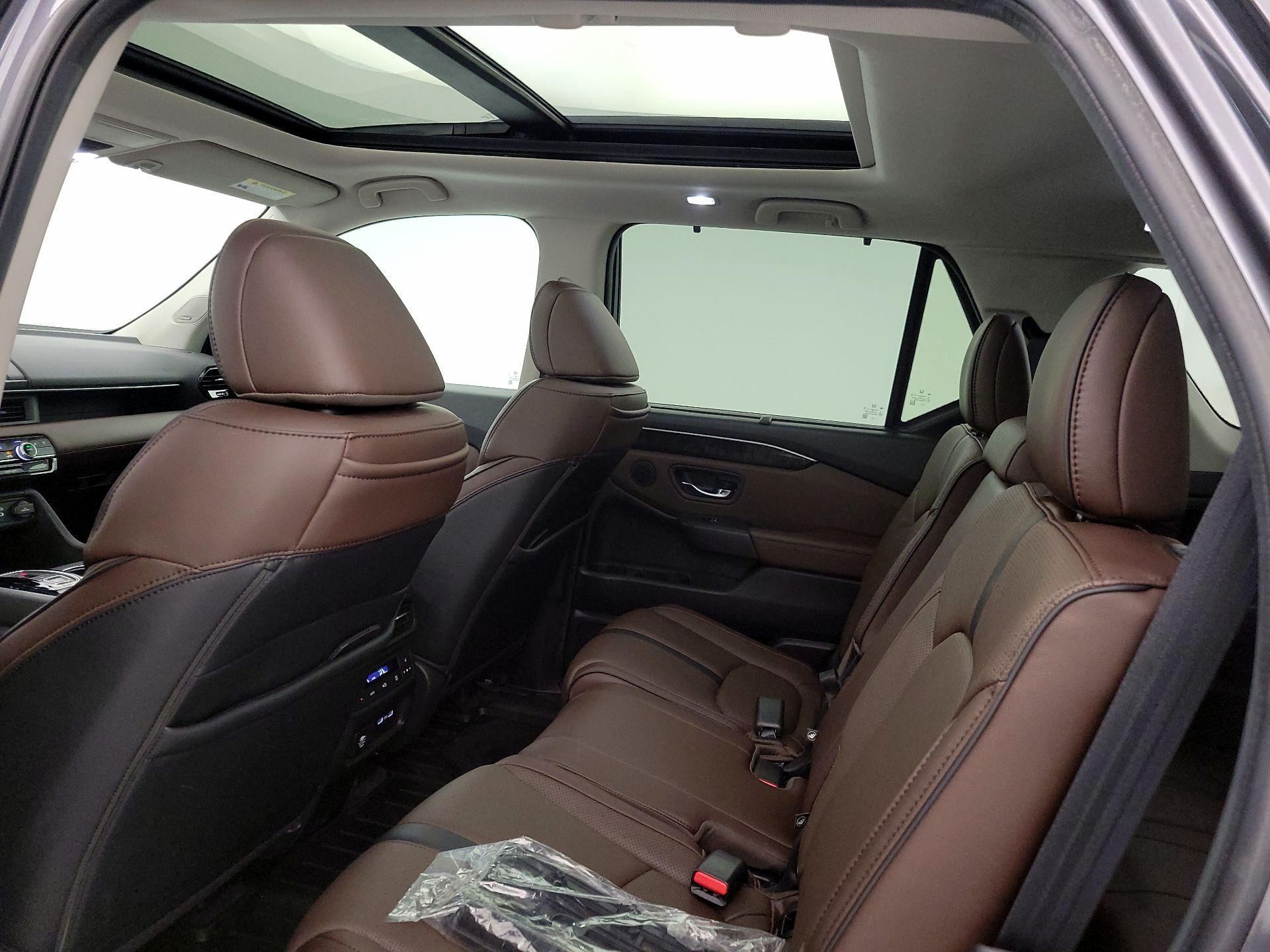 Thumbnail: 2023 Honda Pilot - 20