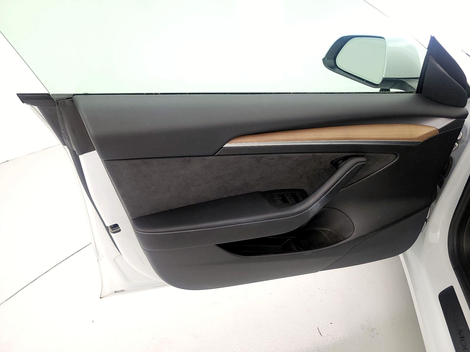 Thumbnail: 2021 Tesla Model 3 - 12