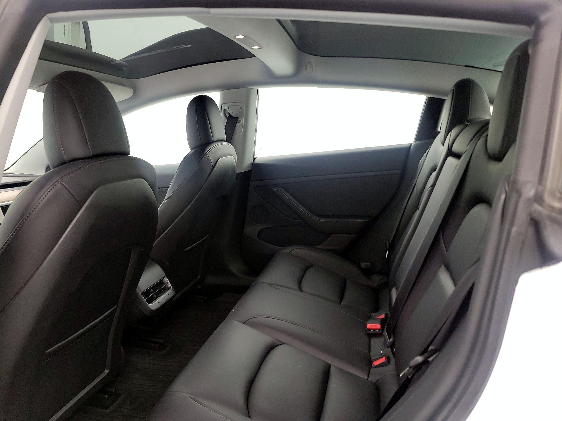 Thumbnail: 2021 Tesla Model 3 - 19