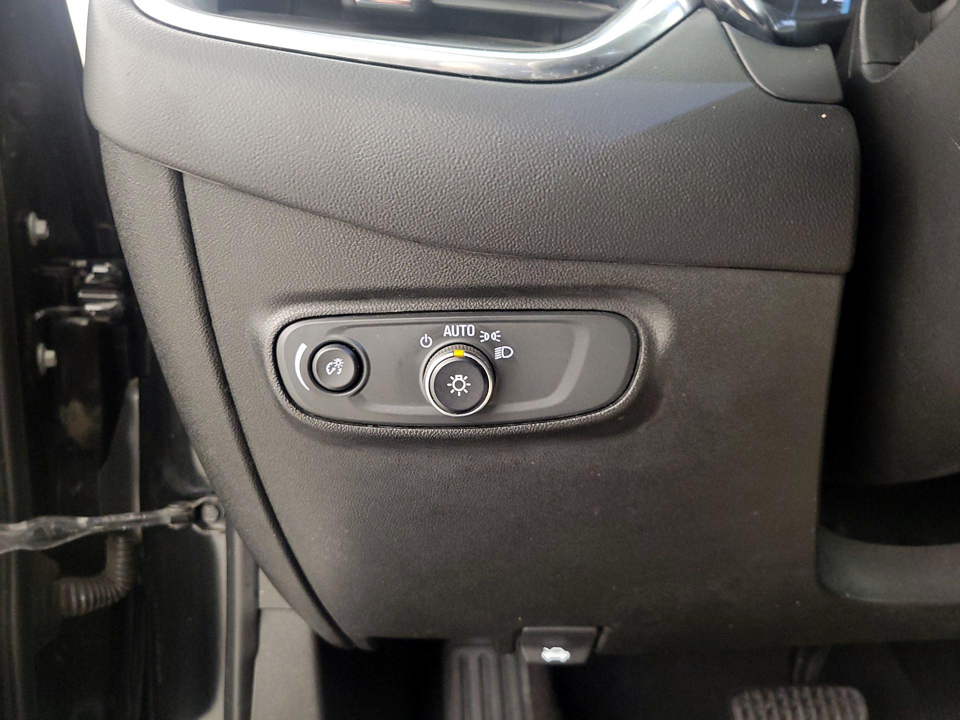 Thumbnail: 2020 Chevrolet Equinox - 13