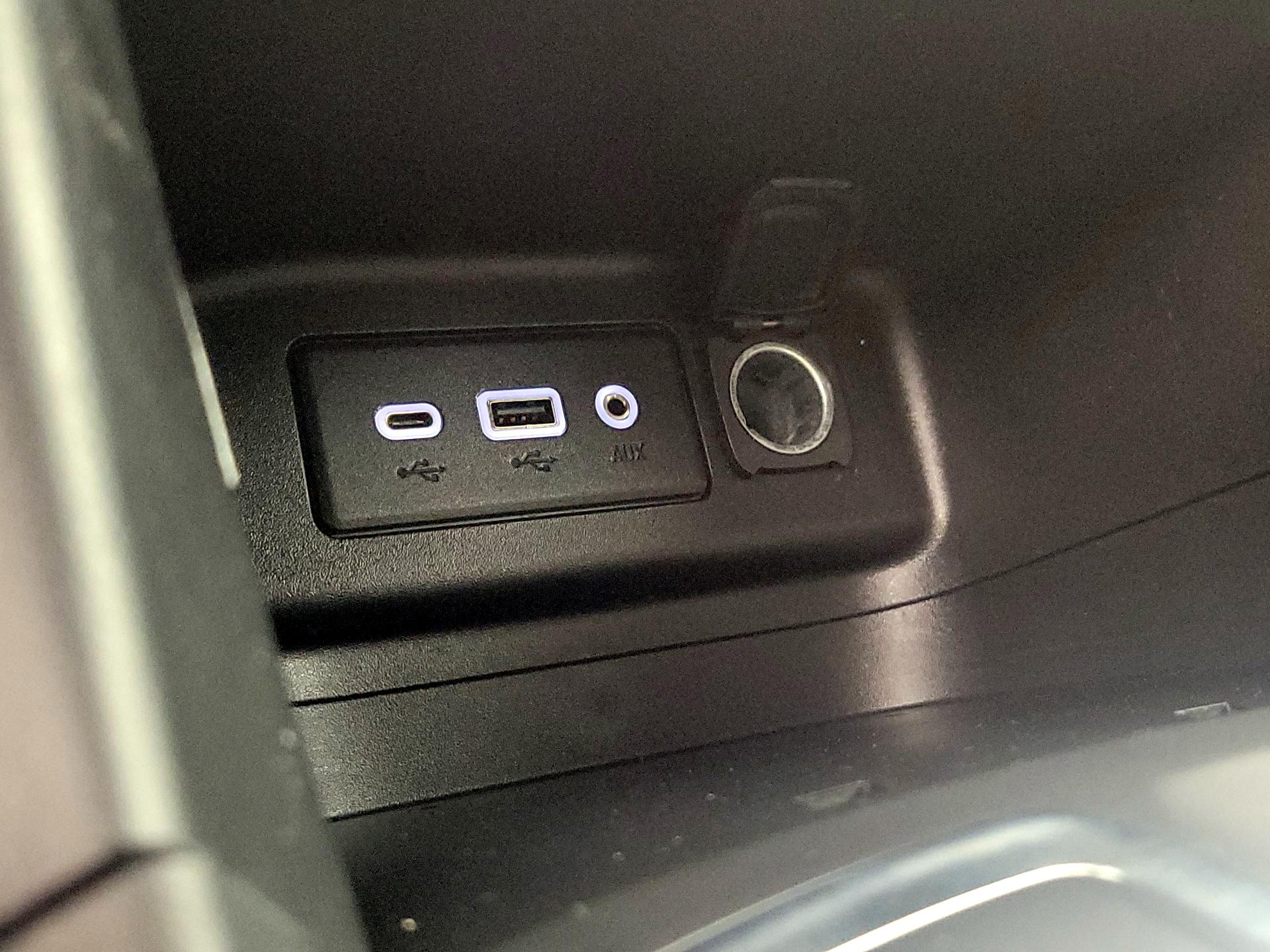 Thumbnail: 2020 Chevrolet Equinox - 18