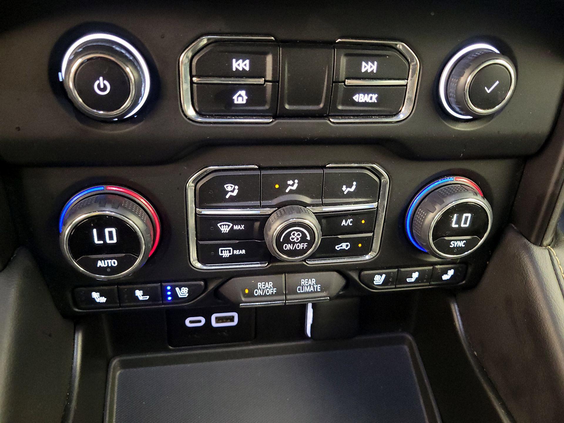 Thumbnail: 2024 Chevrolet Suburban - 16