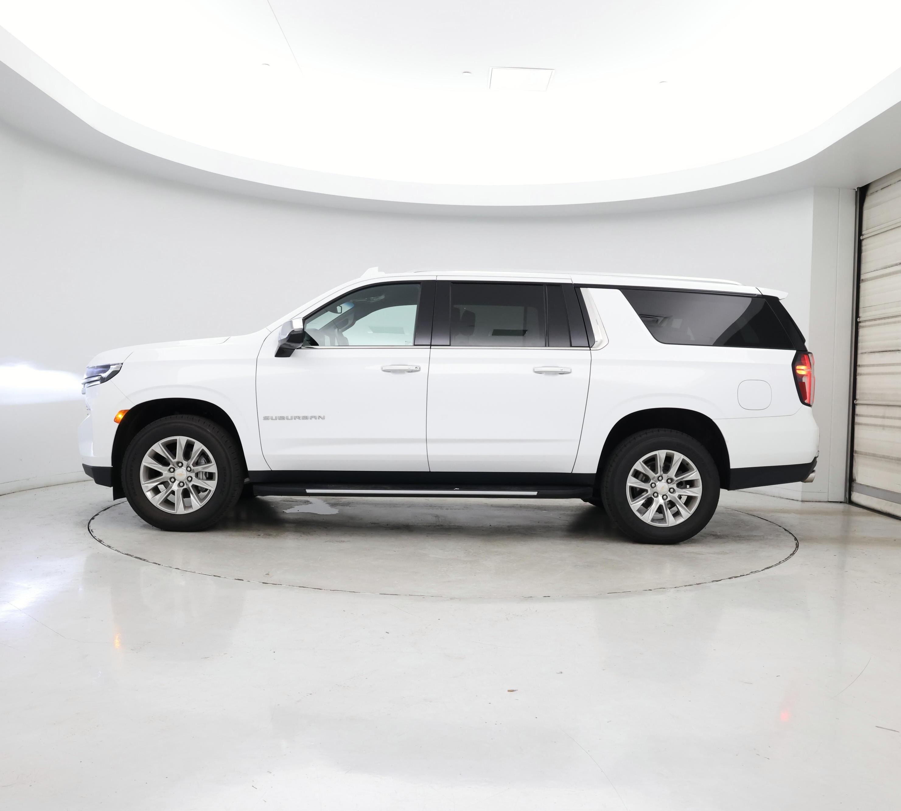 Thumbnail: 2024 Chevrolet Suburban - 3