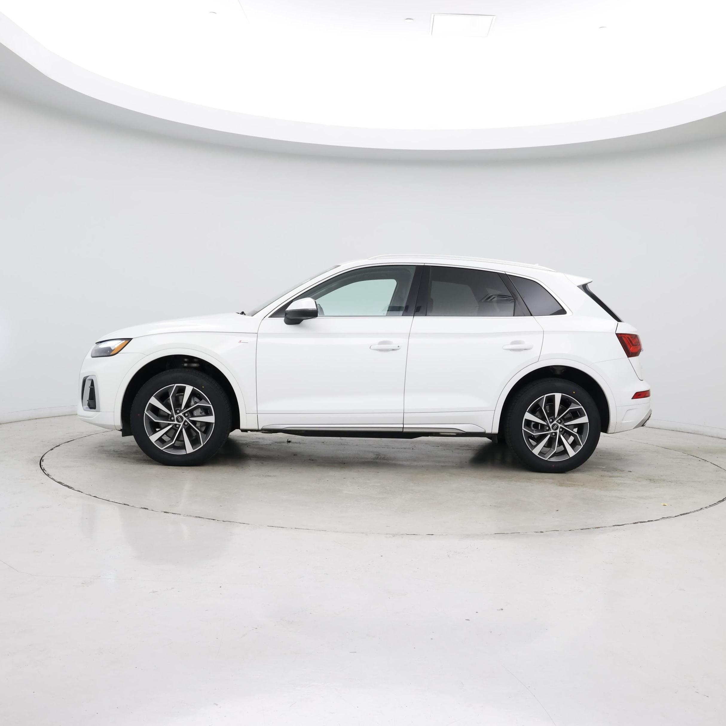 Thumbnail: 2024 Audi Q5 - 3