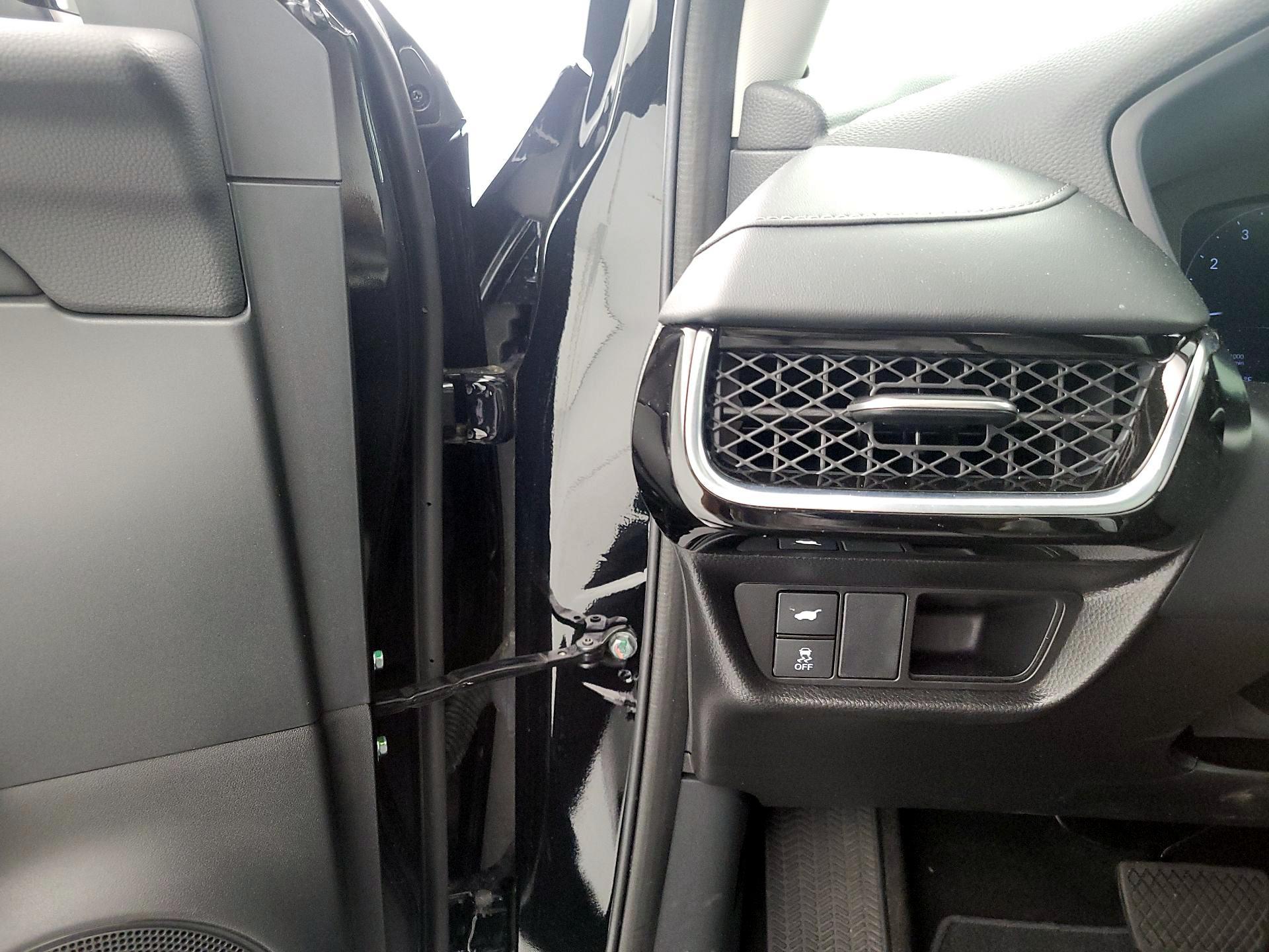 Thumbnail: 2025 Acura ADX - 13