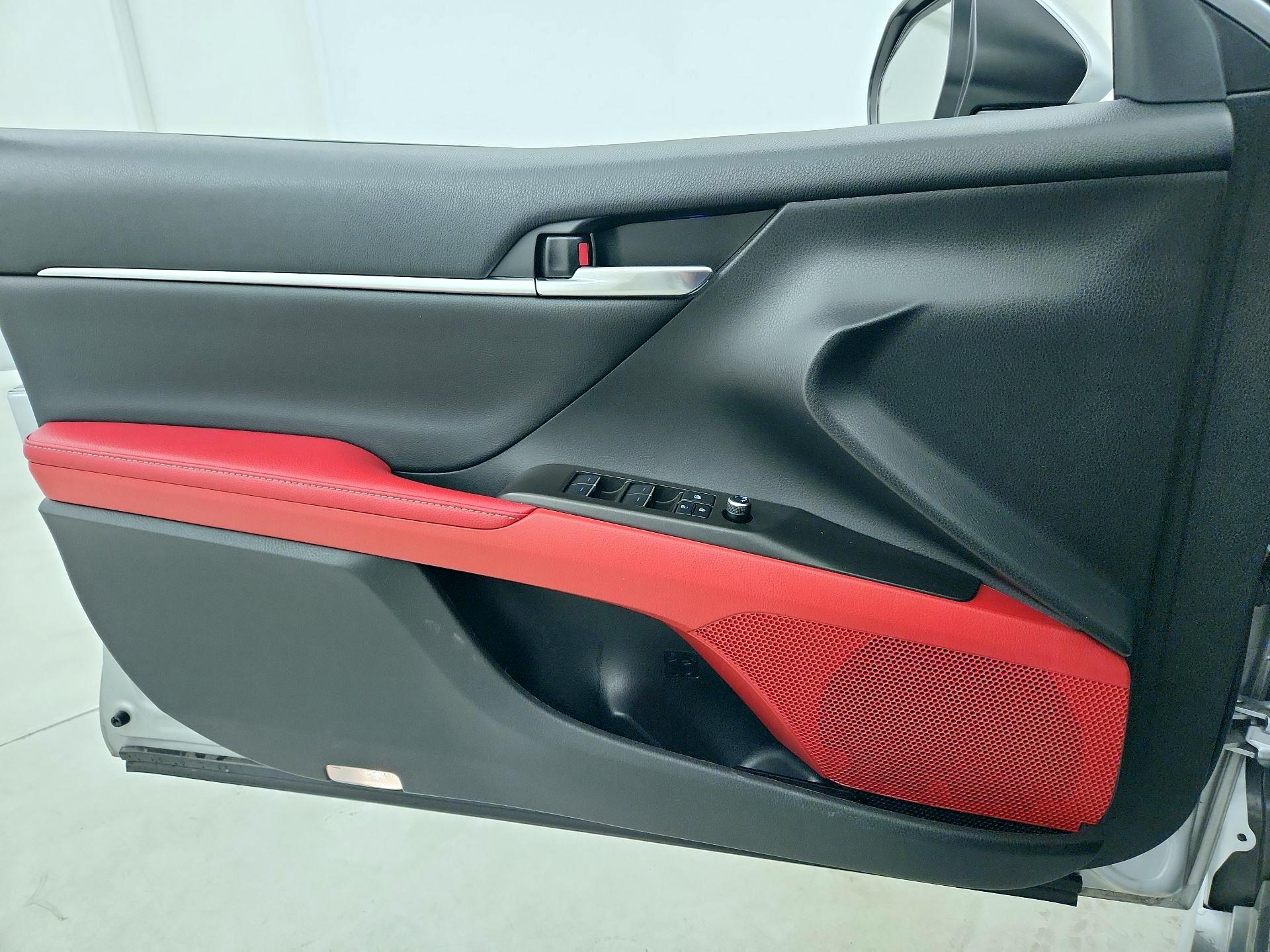 Thumbnail: 2022 Toyota Camry - 12