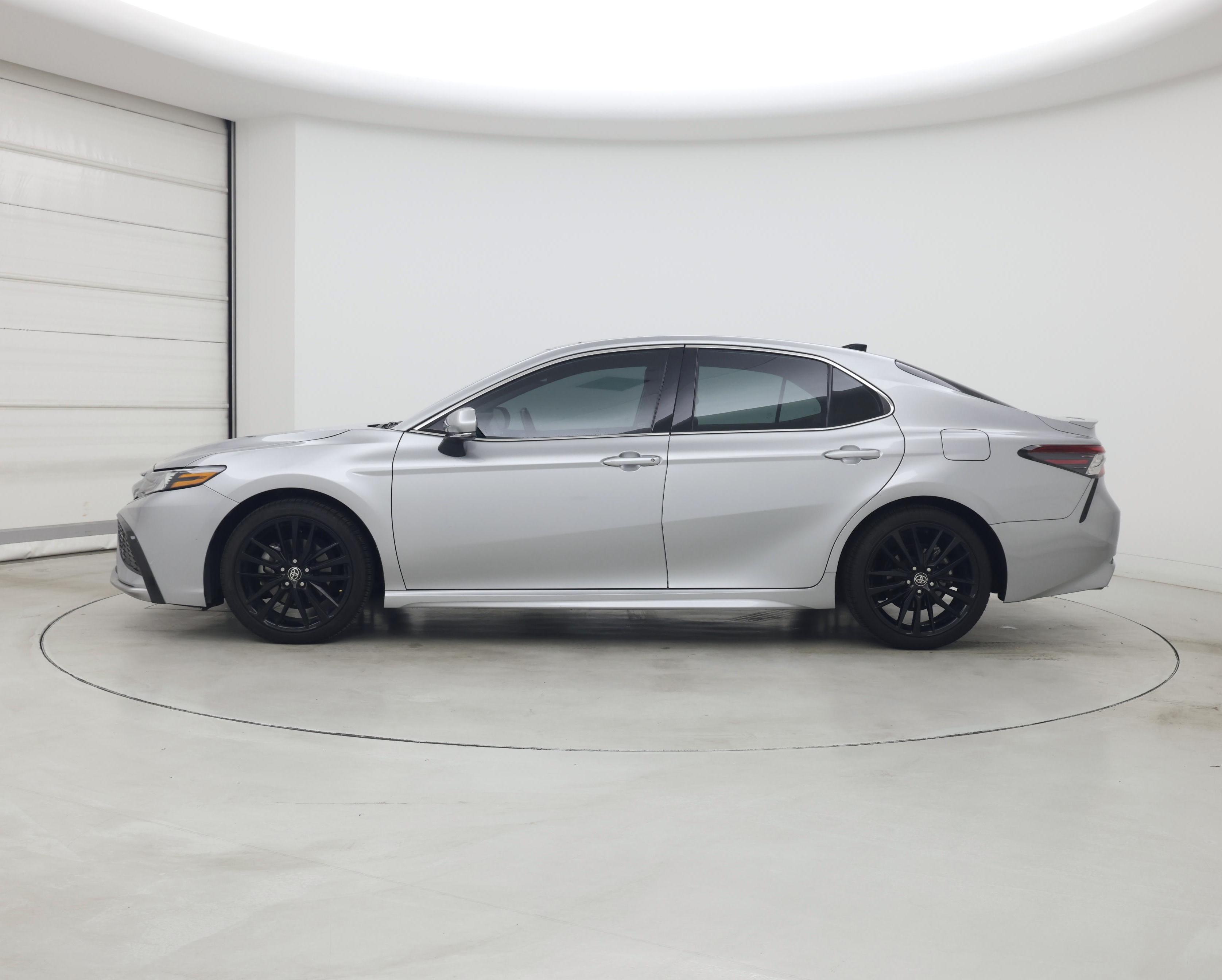 Thumbnail: 2022 Toyota Camry - 3