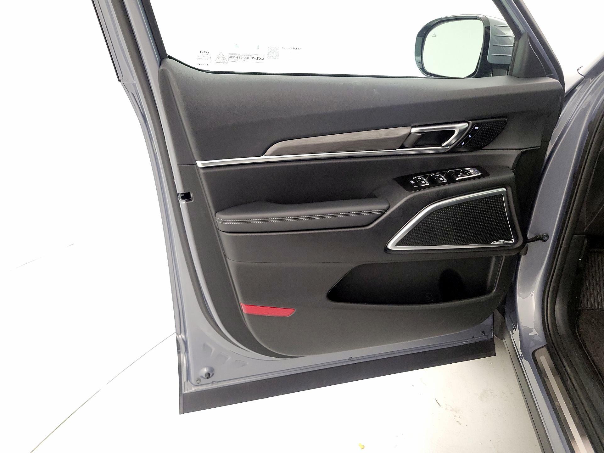 Thumbnail: 2023 Kia Telluride - 12