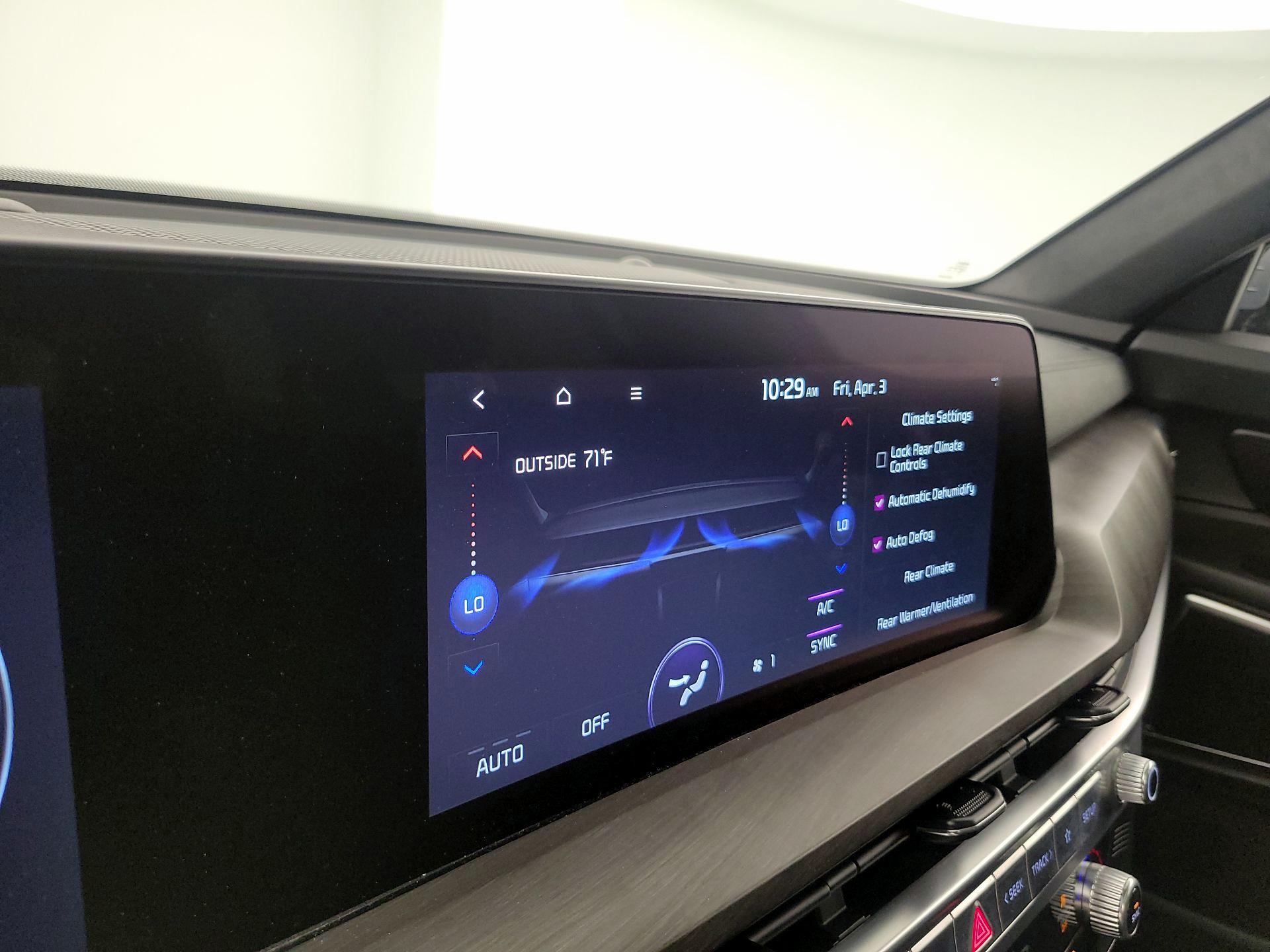 Thumbnail: 2023 Kia Telluride - 17