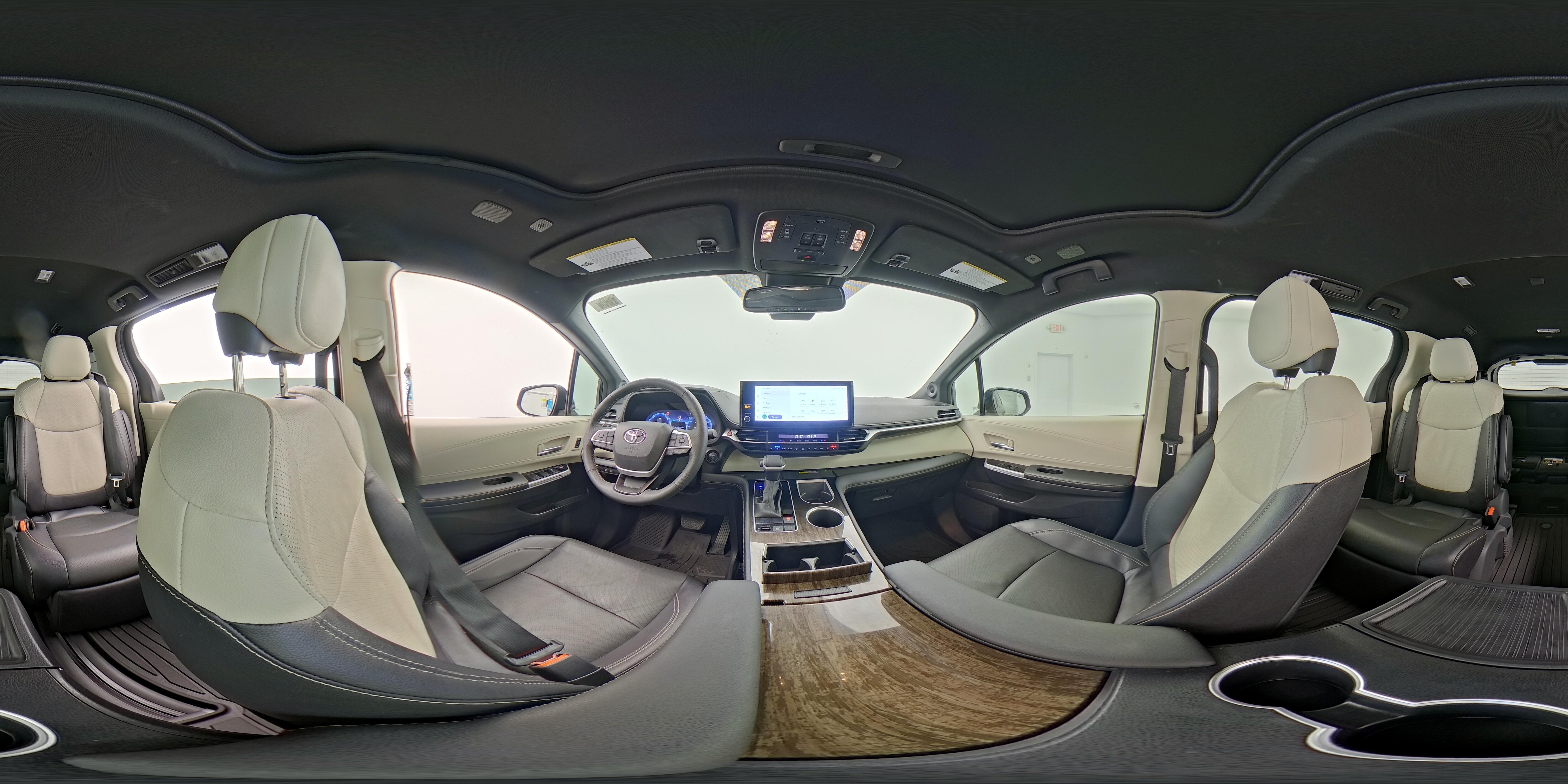 2025 Toyota Sienna Platinum - Photo 28