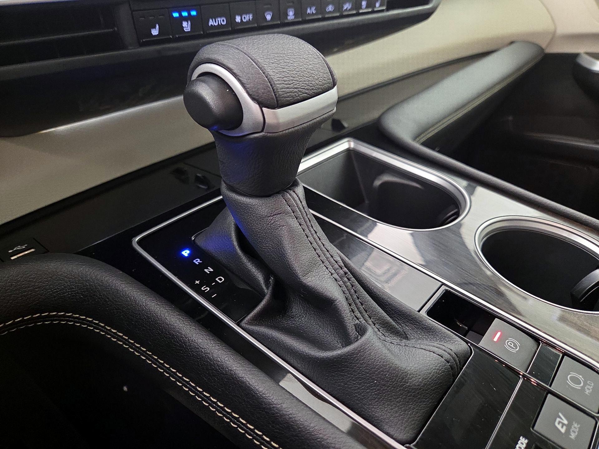 Thumbnail: 2025 Toyota Sienna - 18