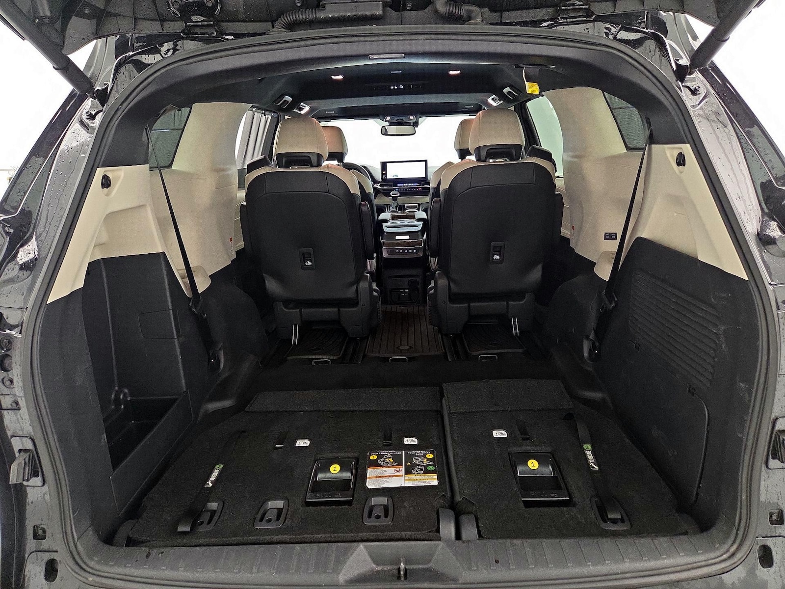 2025 Toyota Sienna Platinum - Photo 25