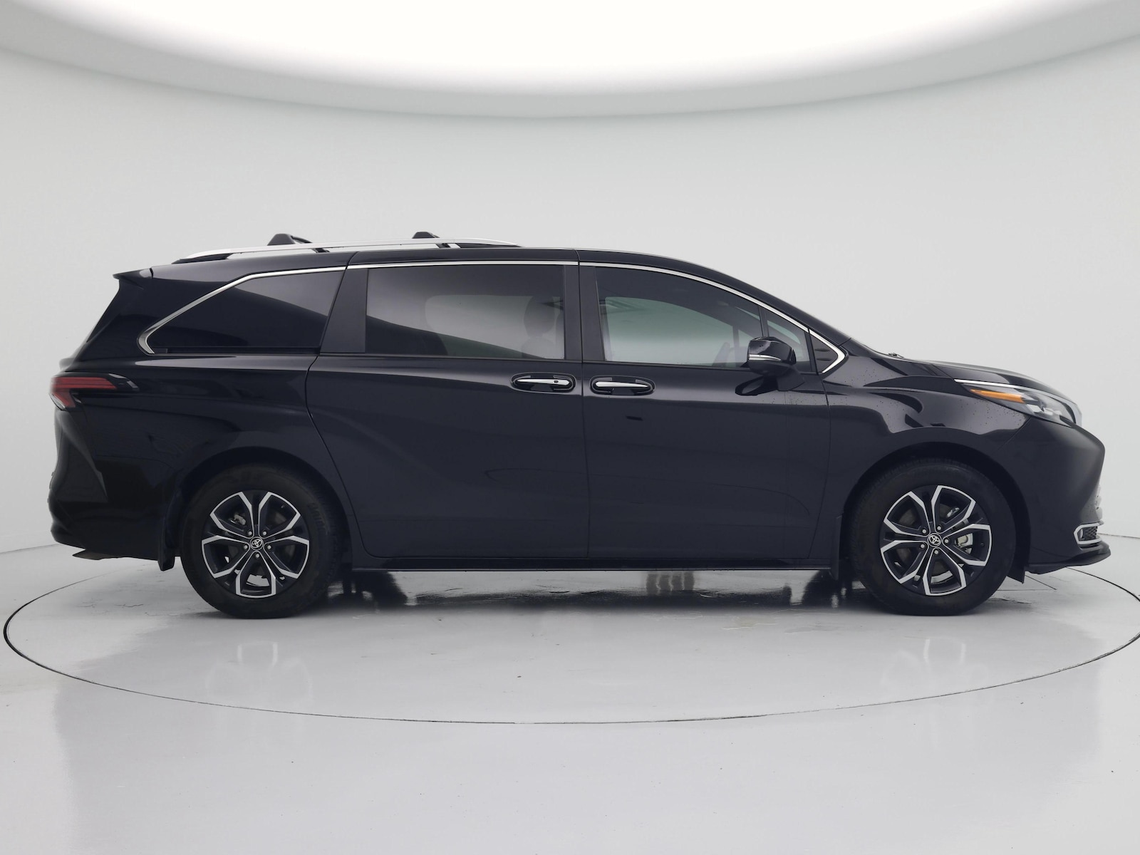 2025 Toyota Sienna Platinum - Photo 8