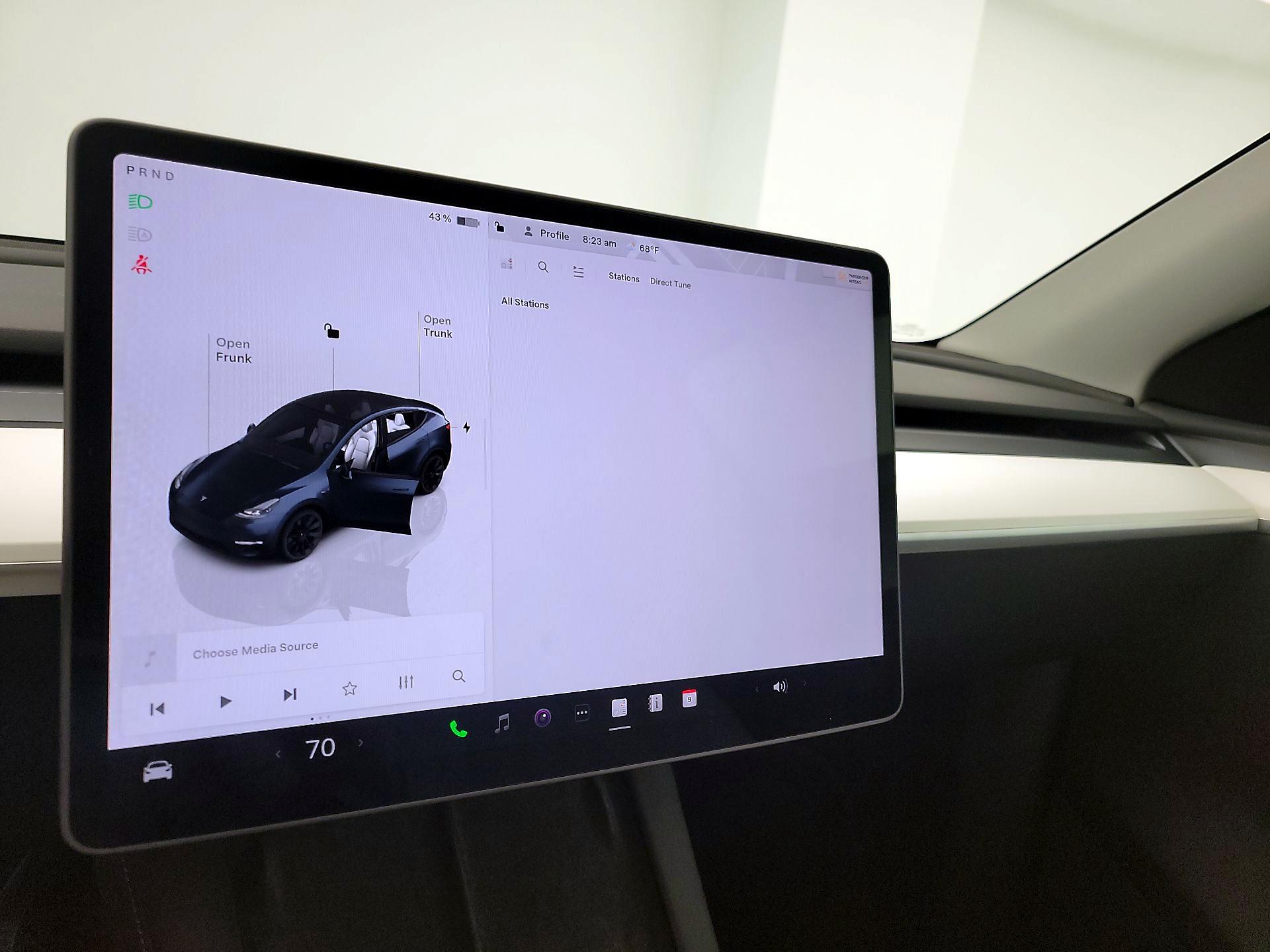 Thumbnail: 2025 Tesla Model Y - 15