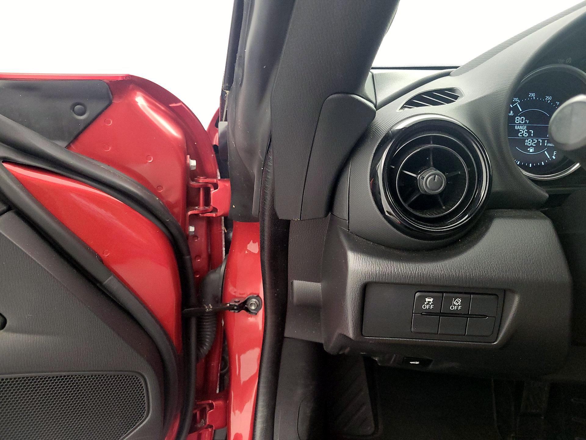 Thumbnail: 2021 Mazda MX-5 Miata - 13