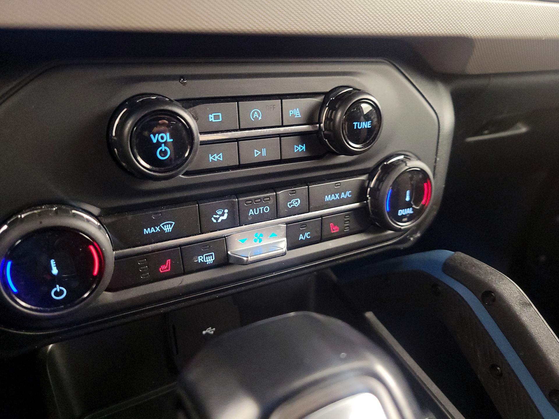 Thumbnail: 2022 Ford Bronco - 17