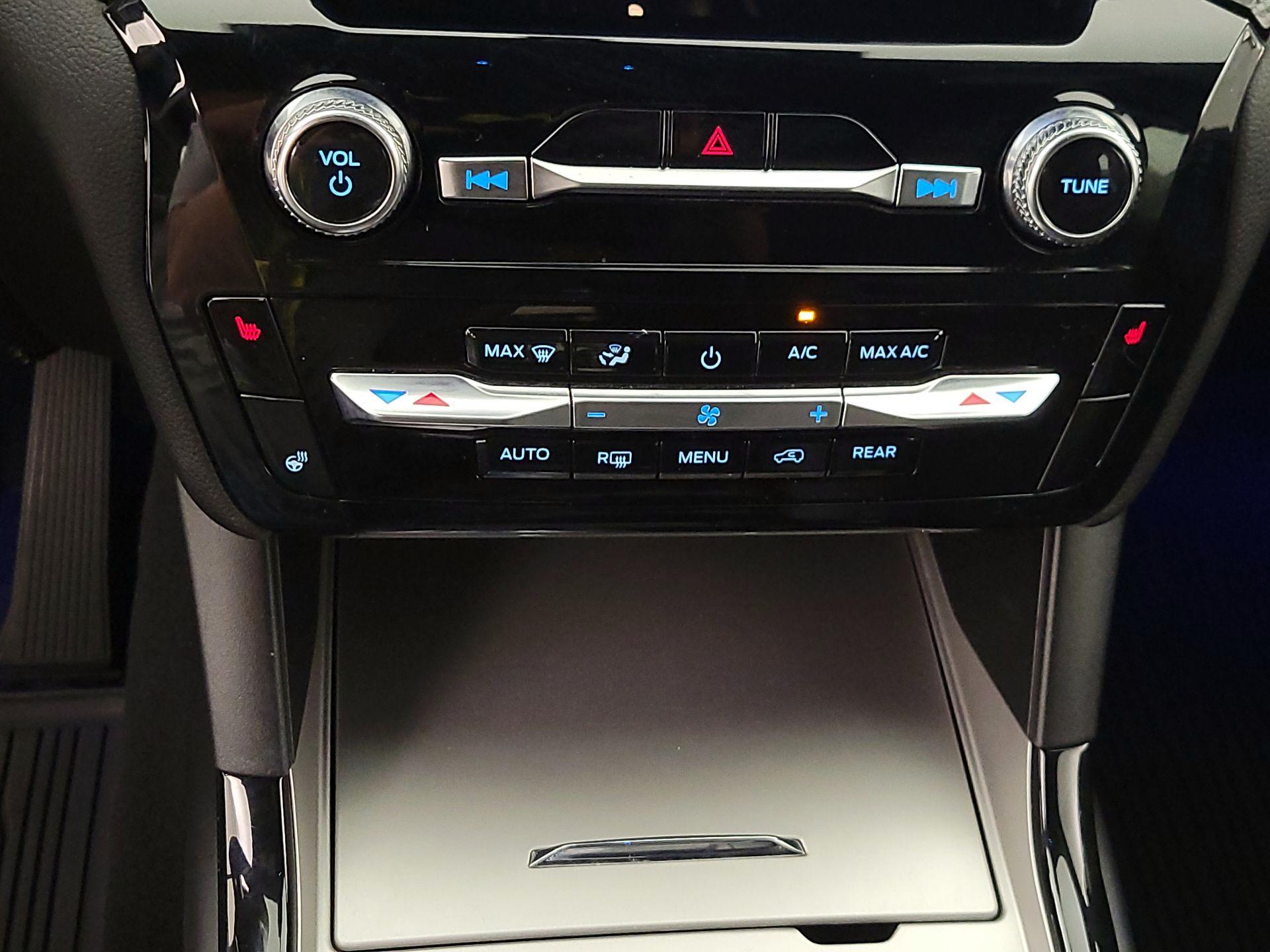 Thumbnail: 2024 Ford Explorer - 17