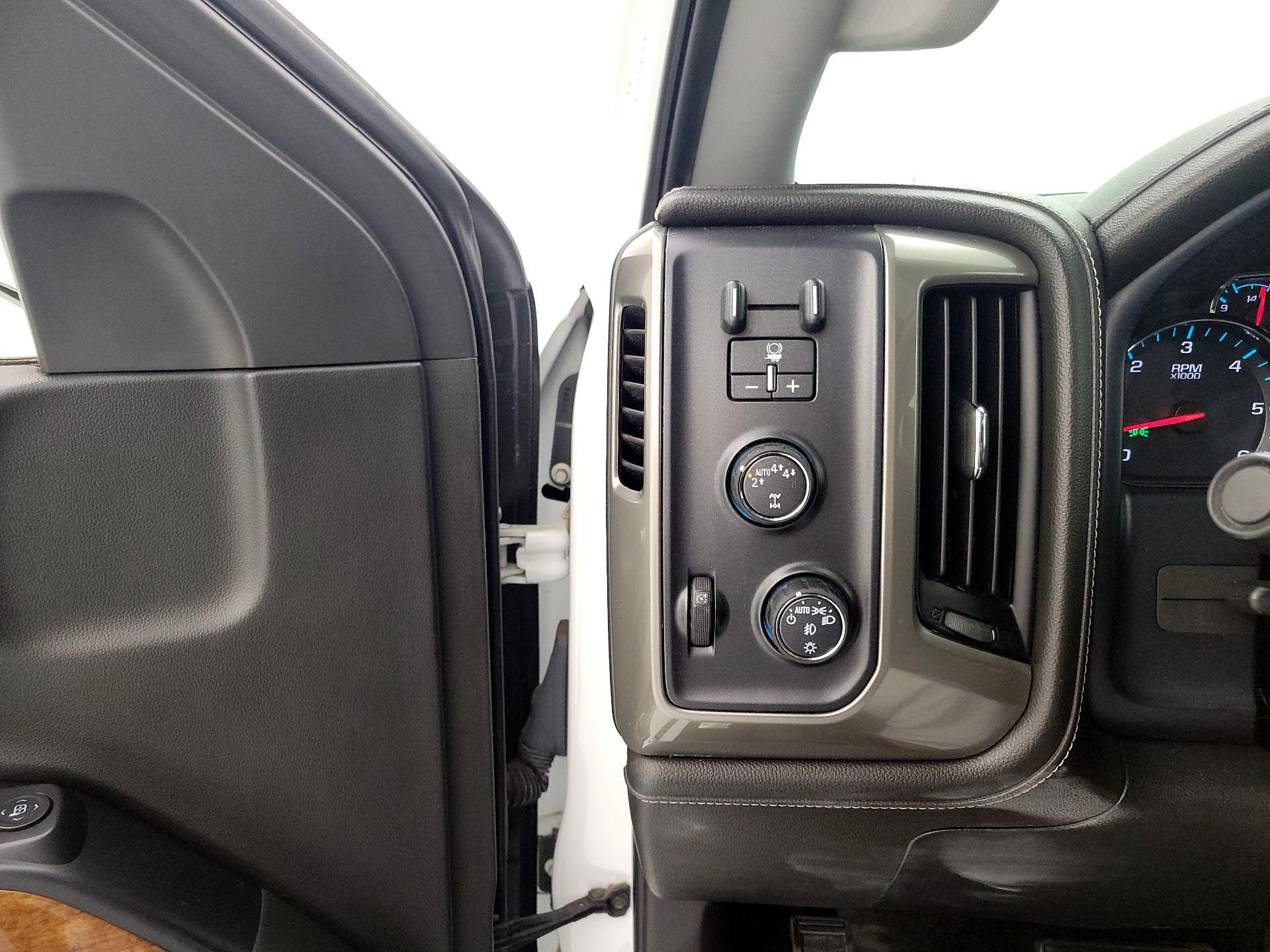 Thumbnail: 2017 Chevrolet Silverado 1500 - 13
