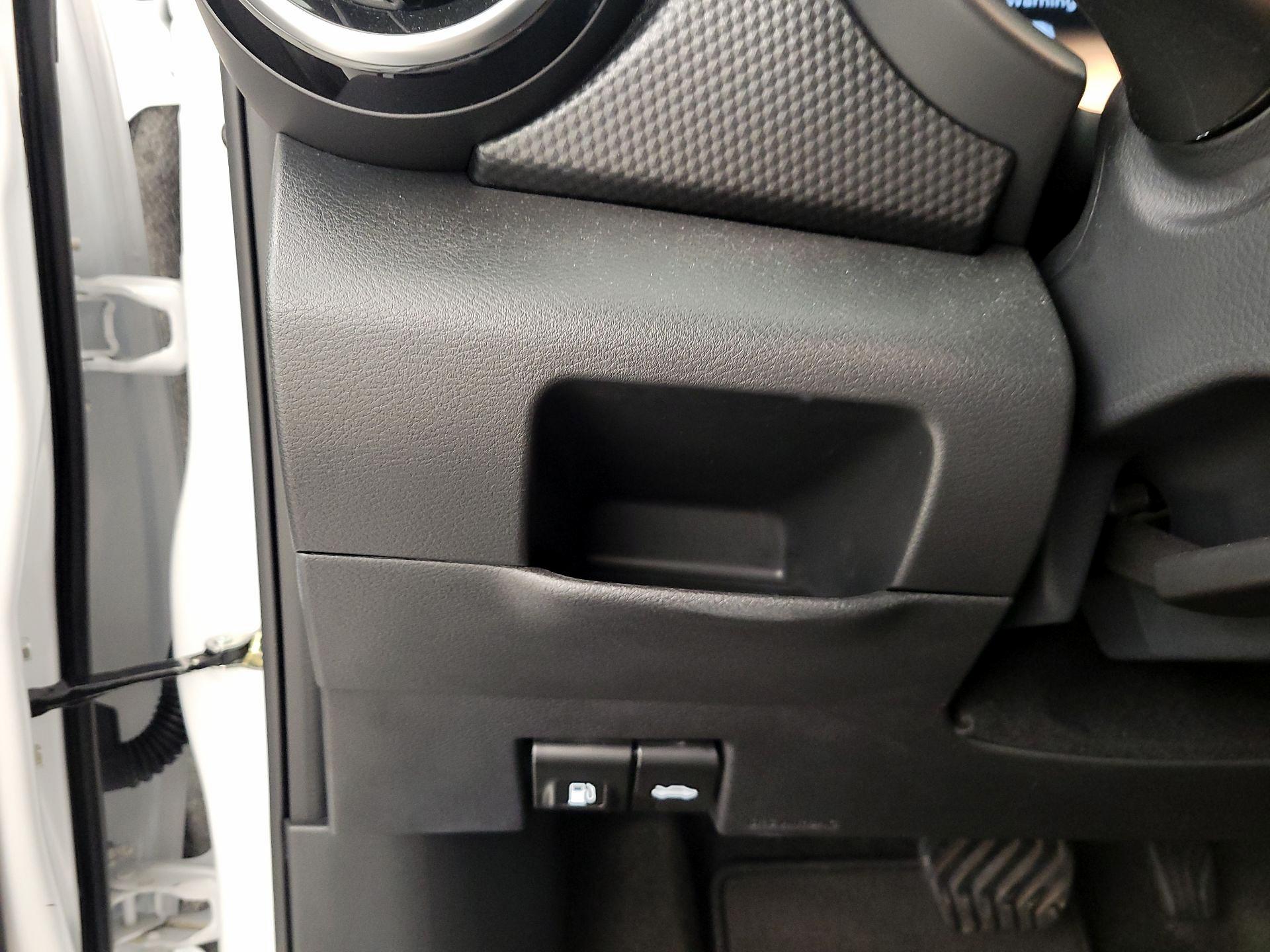 Thumbnail: 2023 Nissan Kicks - 13