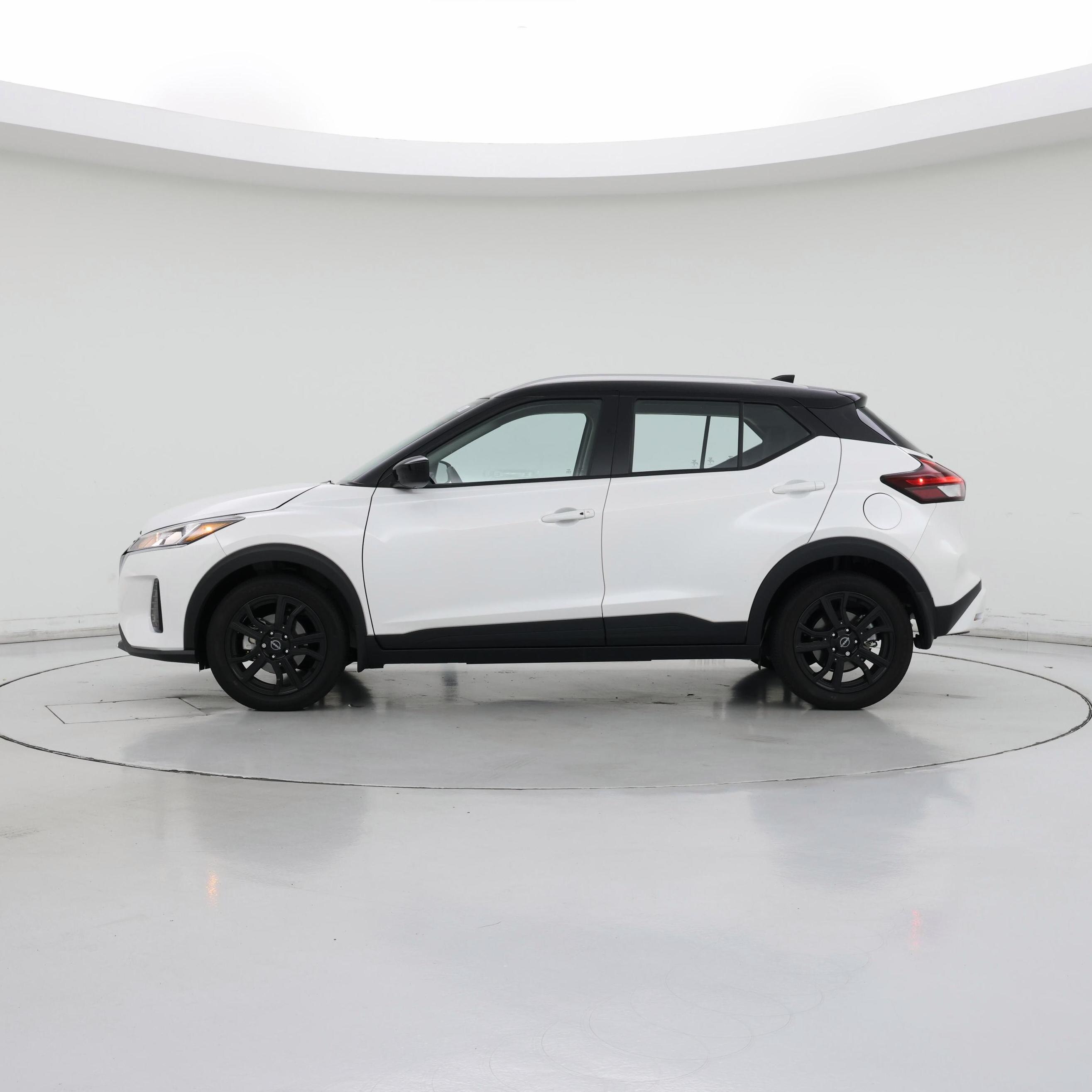 Thumbnail: 2023 Nissan Kicks - 3