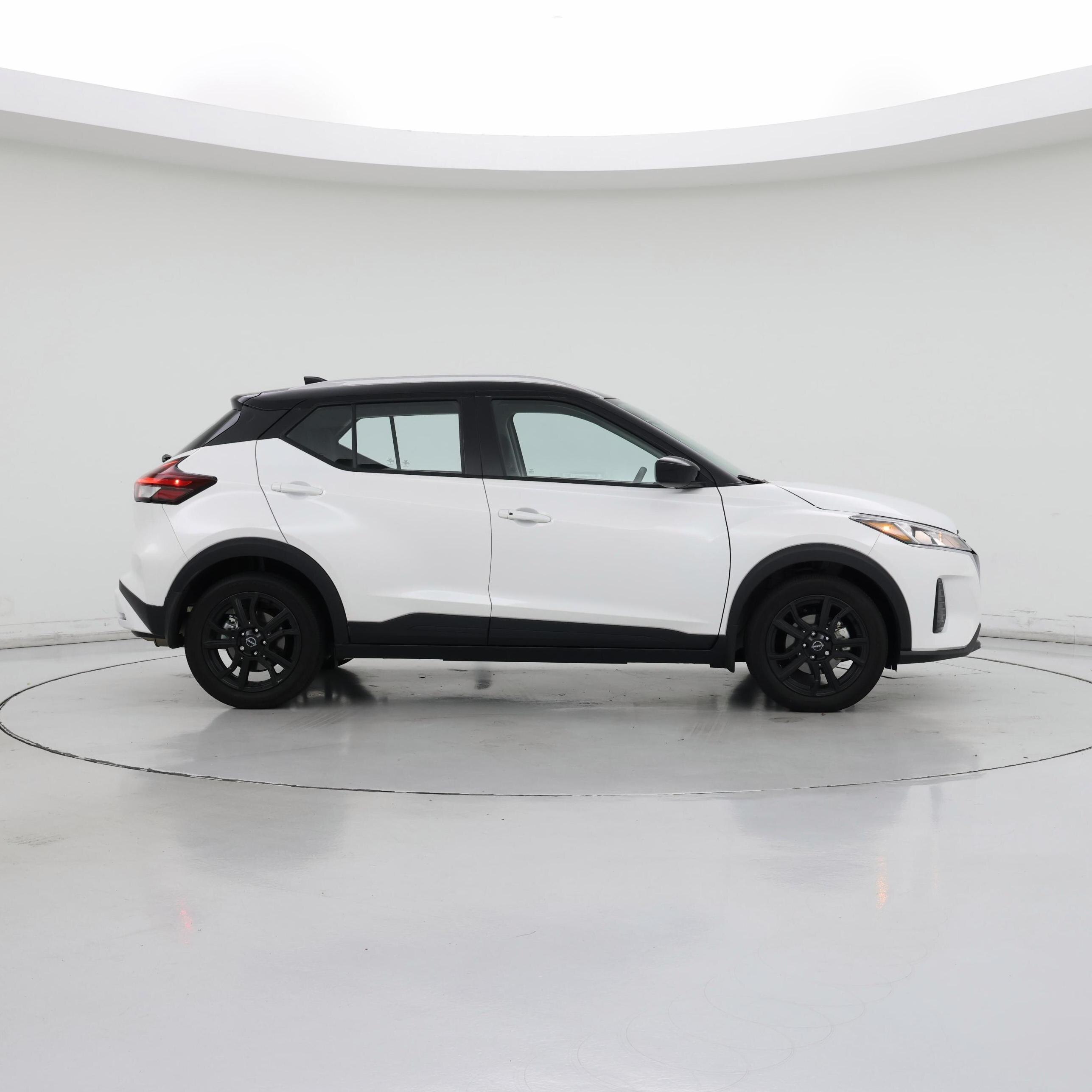 Thumbnail: 2023 Nissan Kicks - 7