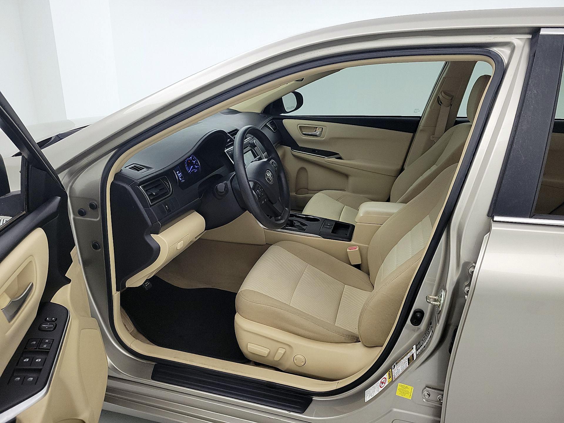 Thumbnail: 2015 Toyota Camry - 11