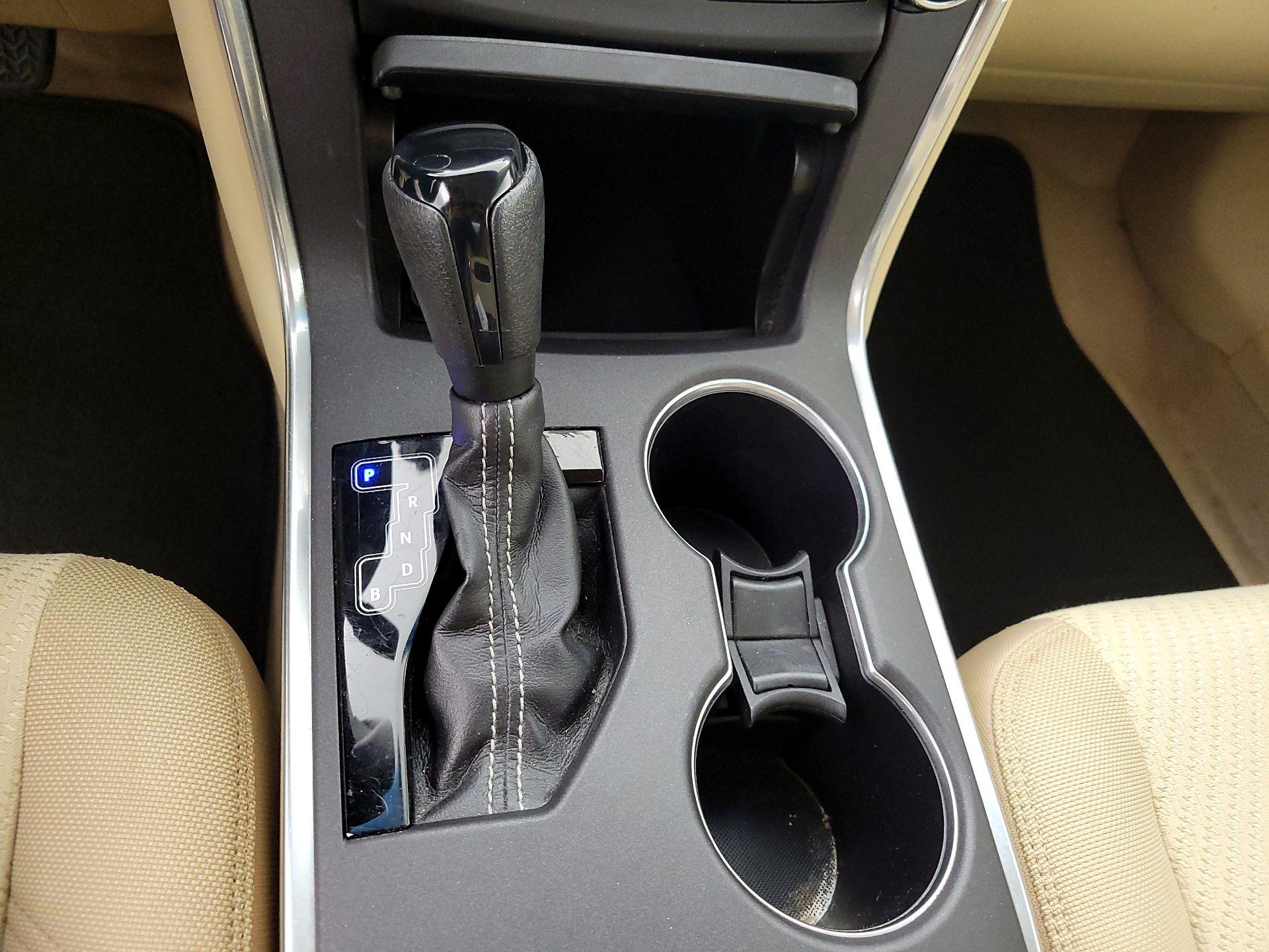 Thumbnail: 2015 Toyota Camry - 17