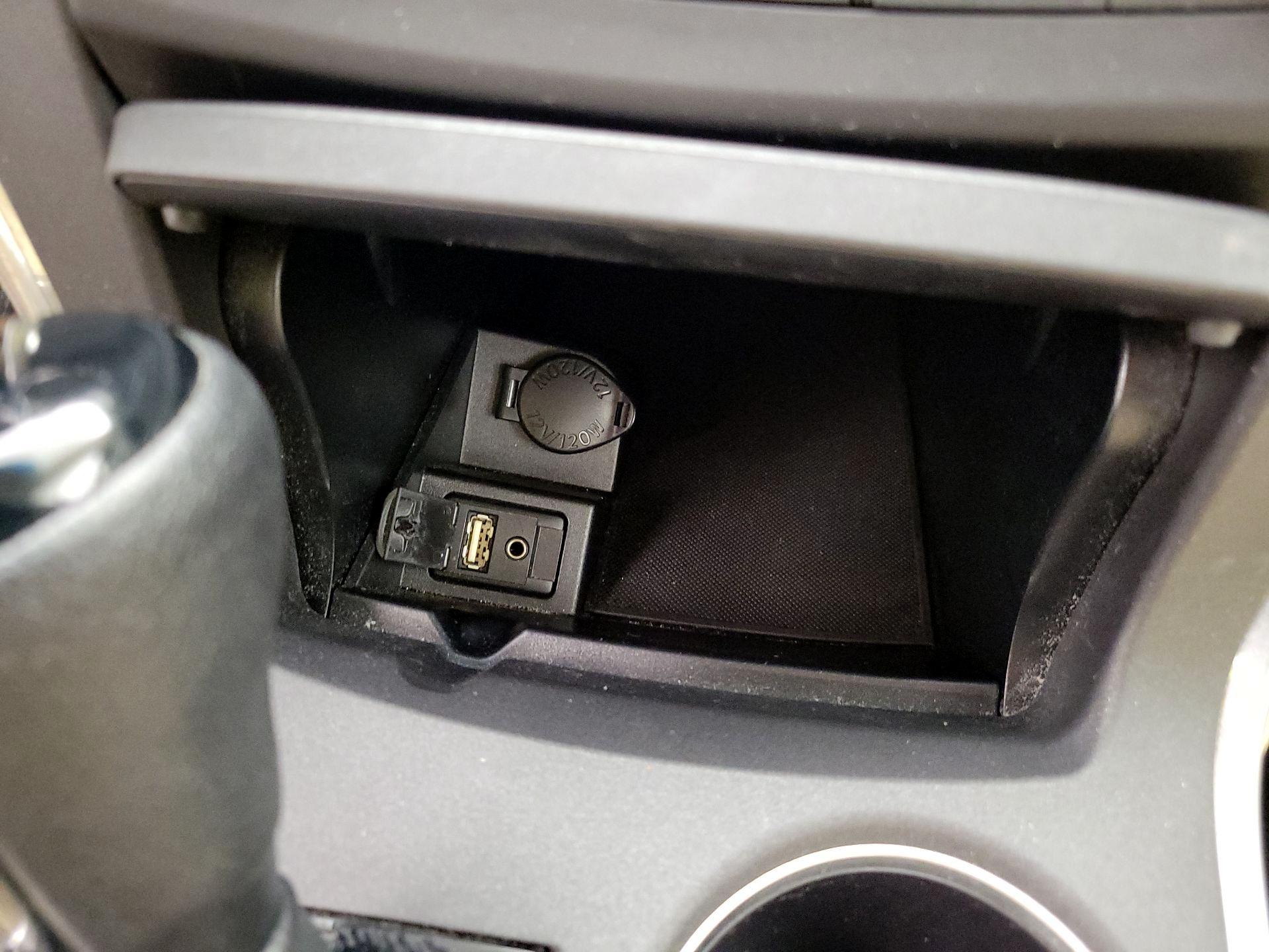 Thumbnail: 2015 Toyota Camry - 18