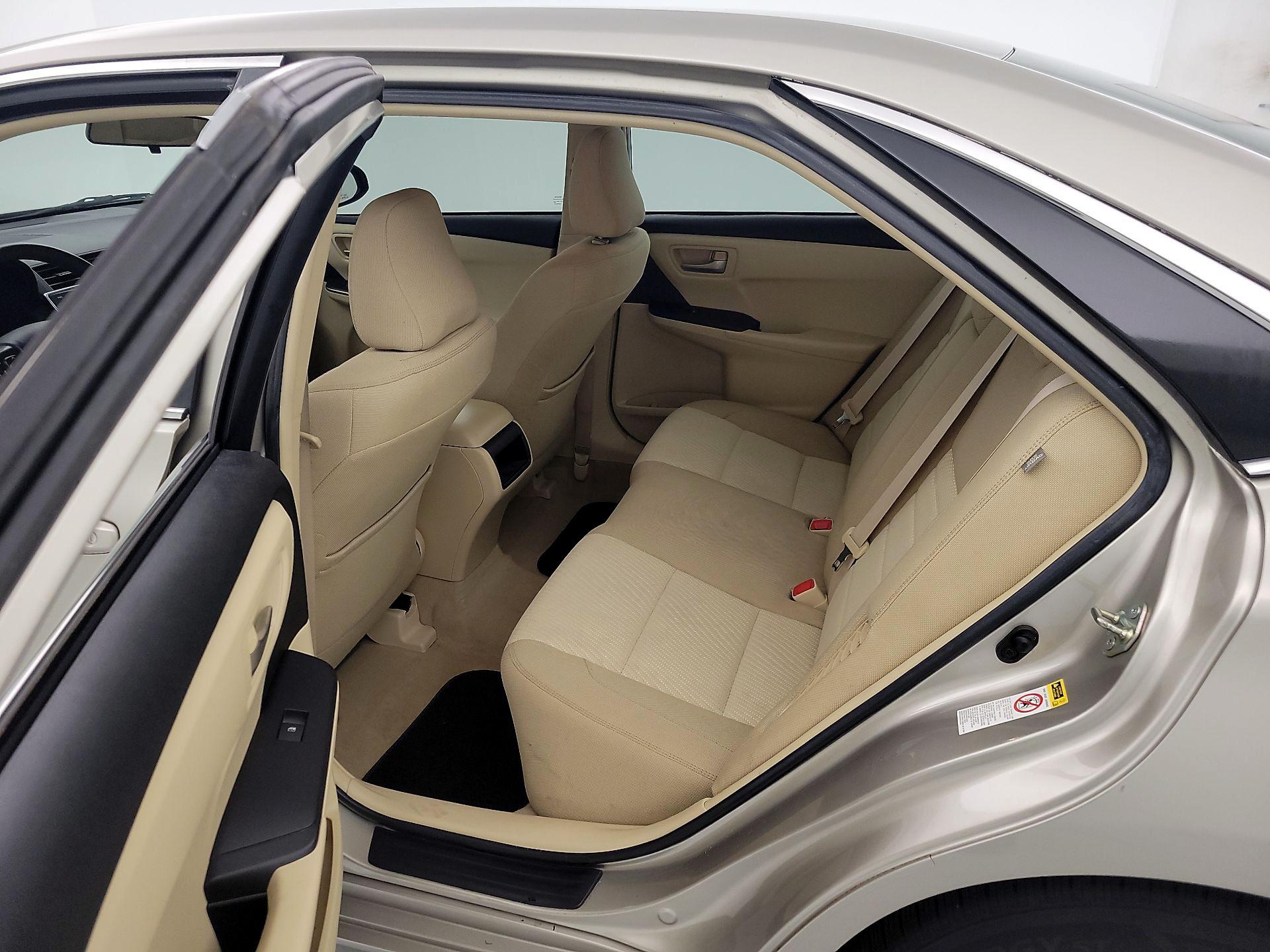 Thumbnail: 2015 Toyota Camry - 19