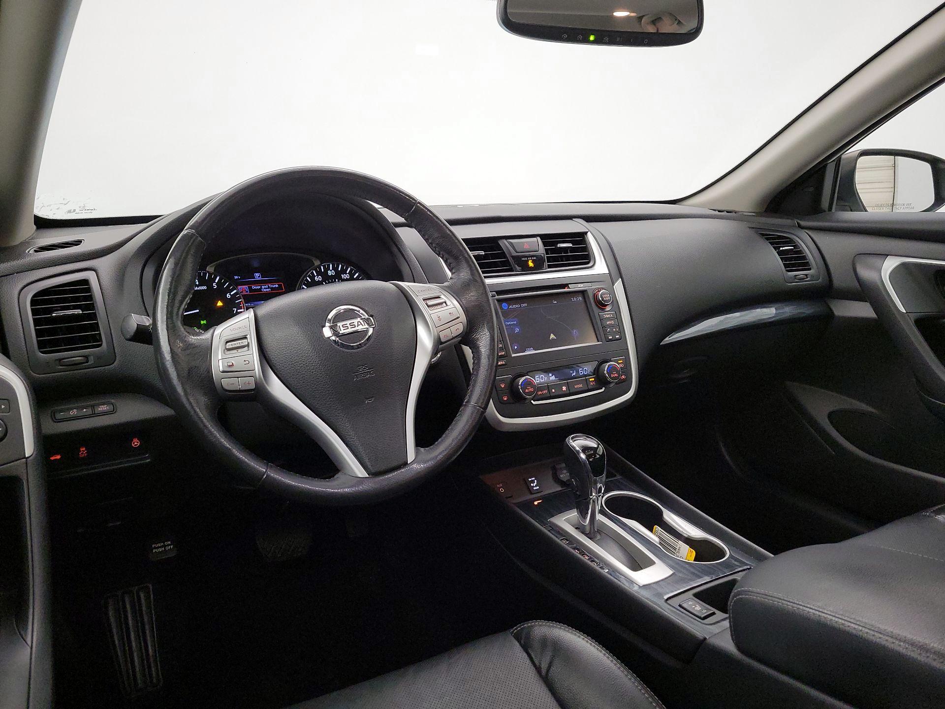 Thumbnail: 2016 Nissan Altima - 9