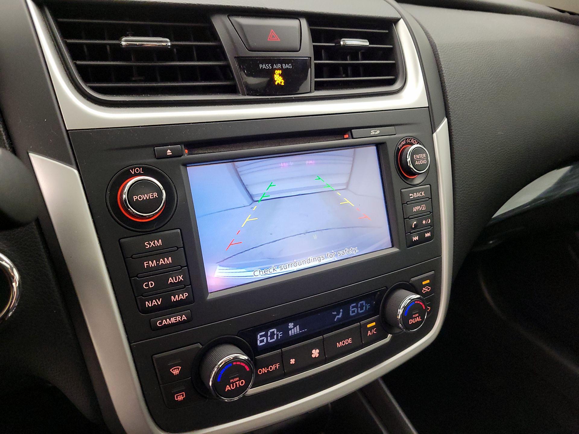 Thumbnail: 2016 Nissan Altima - 14