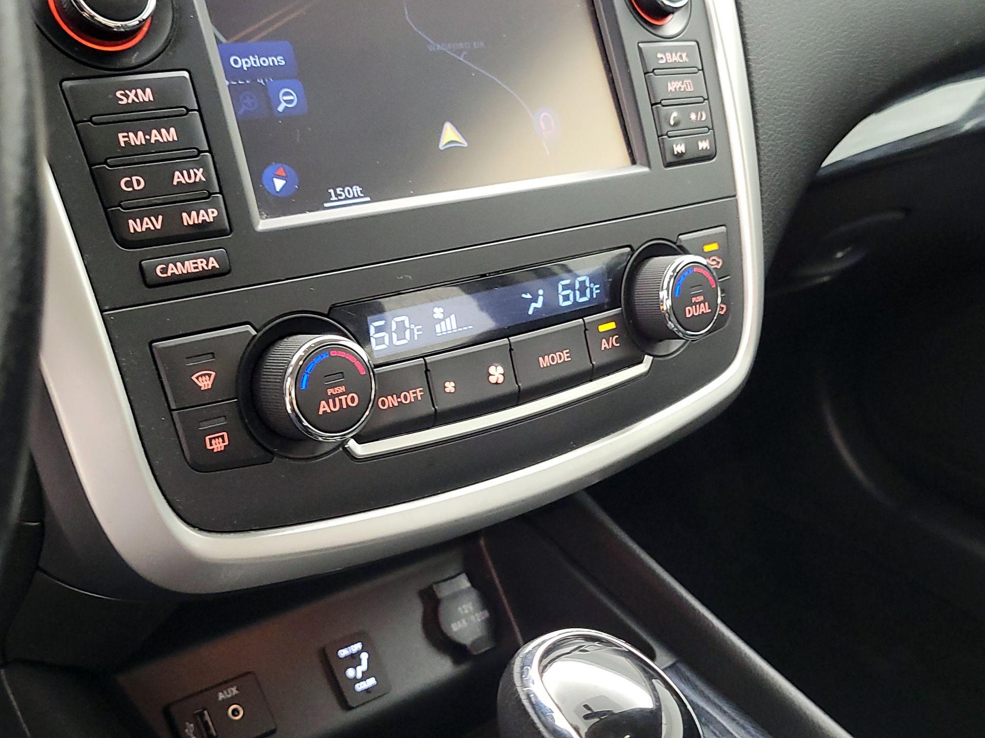 Thumbnail: 2016 Nissan Altima - 16