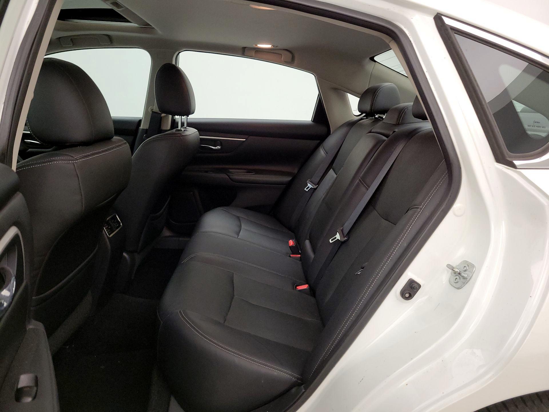 Thumbnail: 2016 Nissan Altima - 20