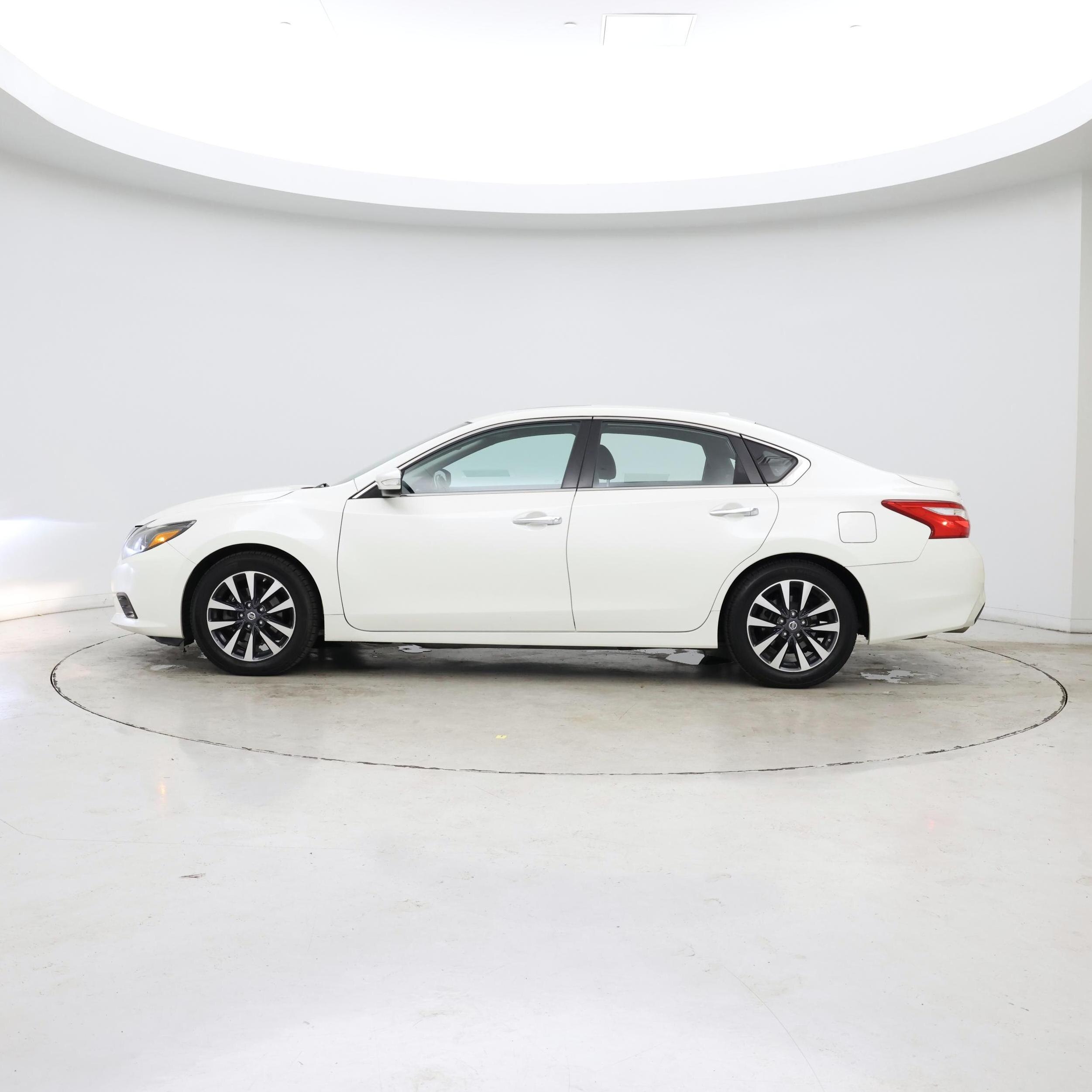 Thumbnail: 2016 Nissan Altima - 3
