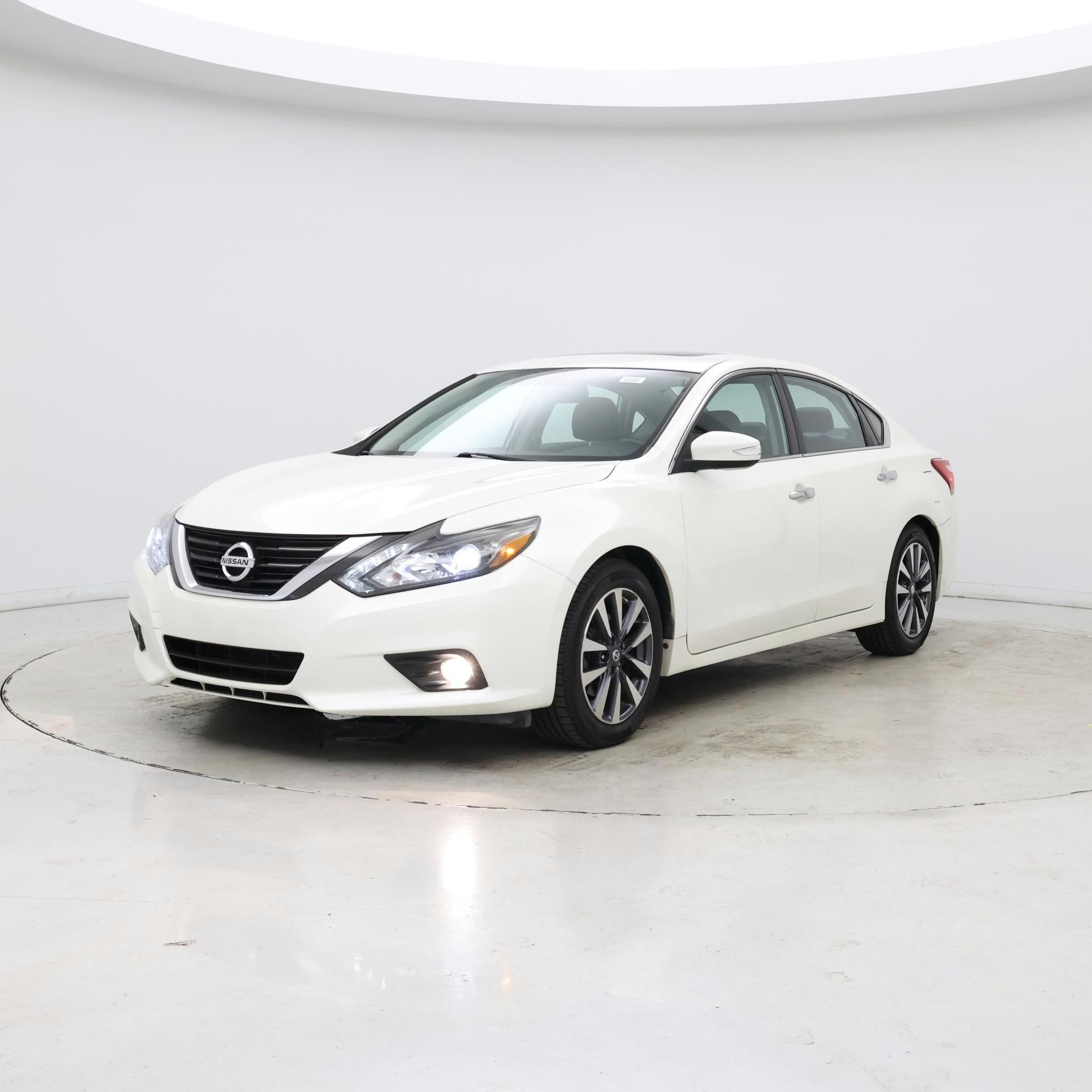 Thumbnail: 2016 Nissan Altima - 4