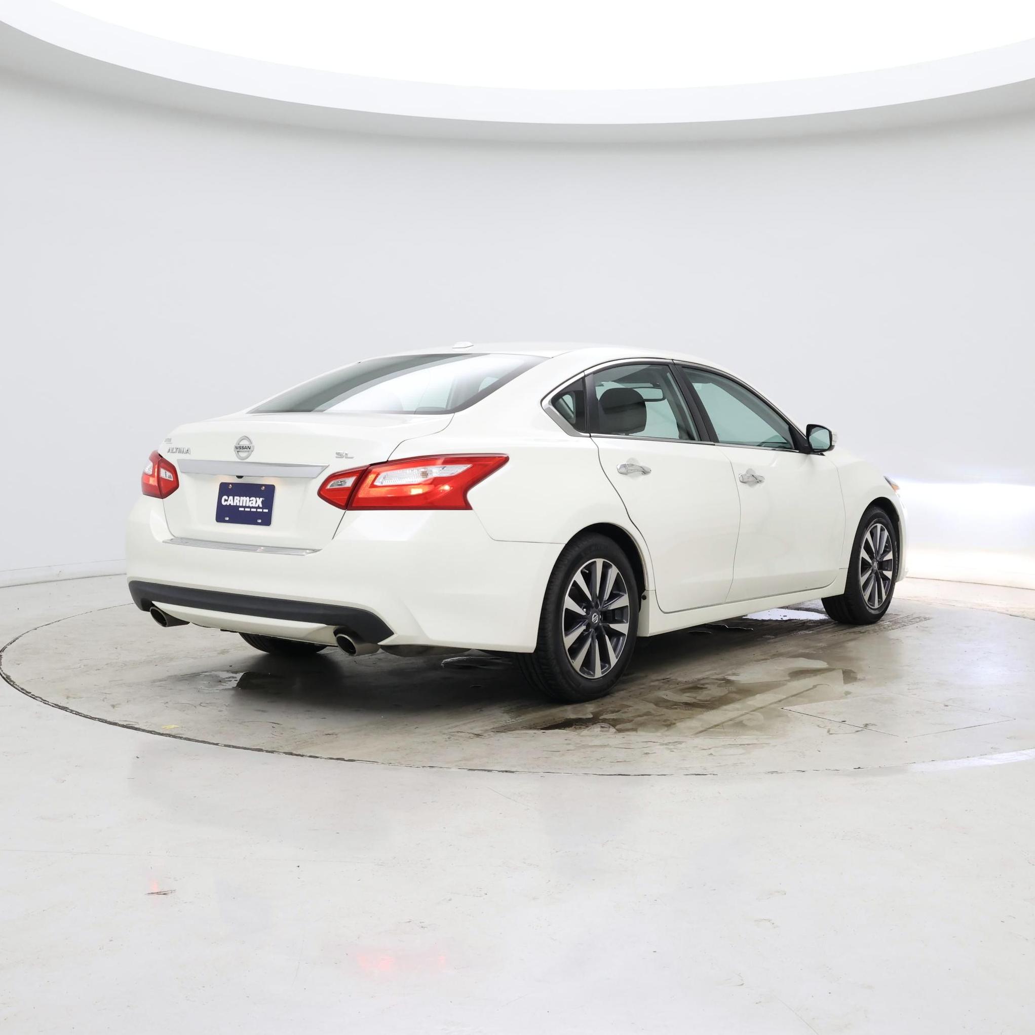 Thumbnail: 2016 Nissan Altima - 8