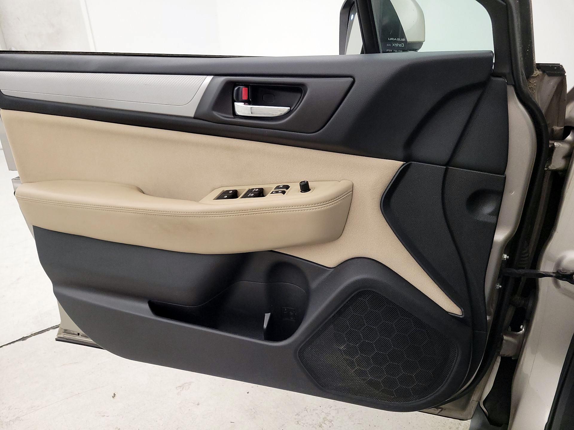 Thumbnail: 2015 Subaru Outback - 12