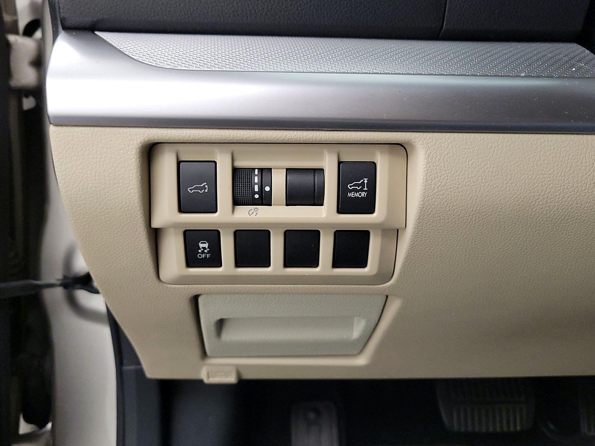 Thumbnail: 2015 Subaru Outback - 13