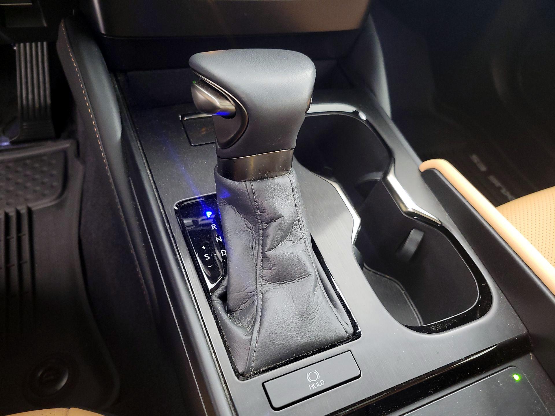 Thumbnail: 2025 Lexus ES - 17