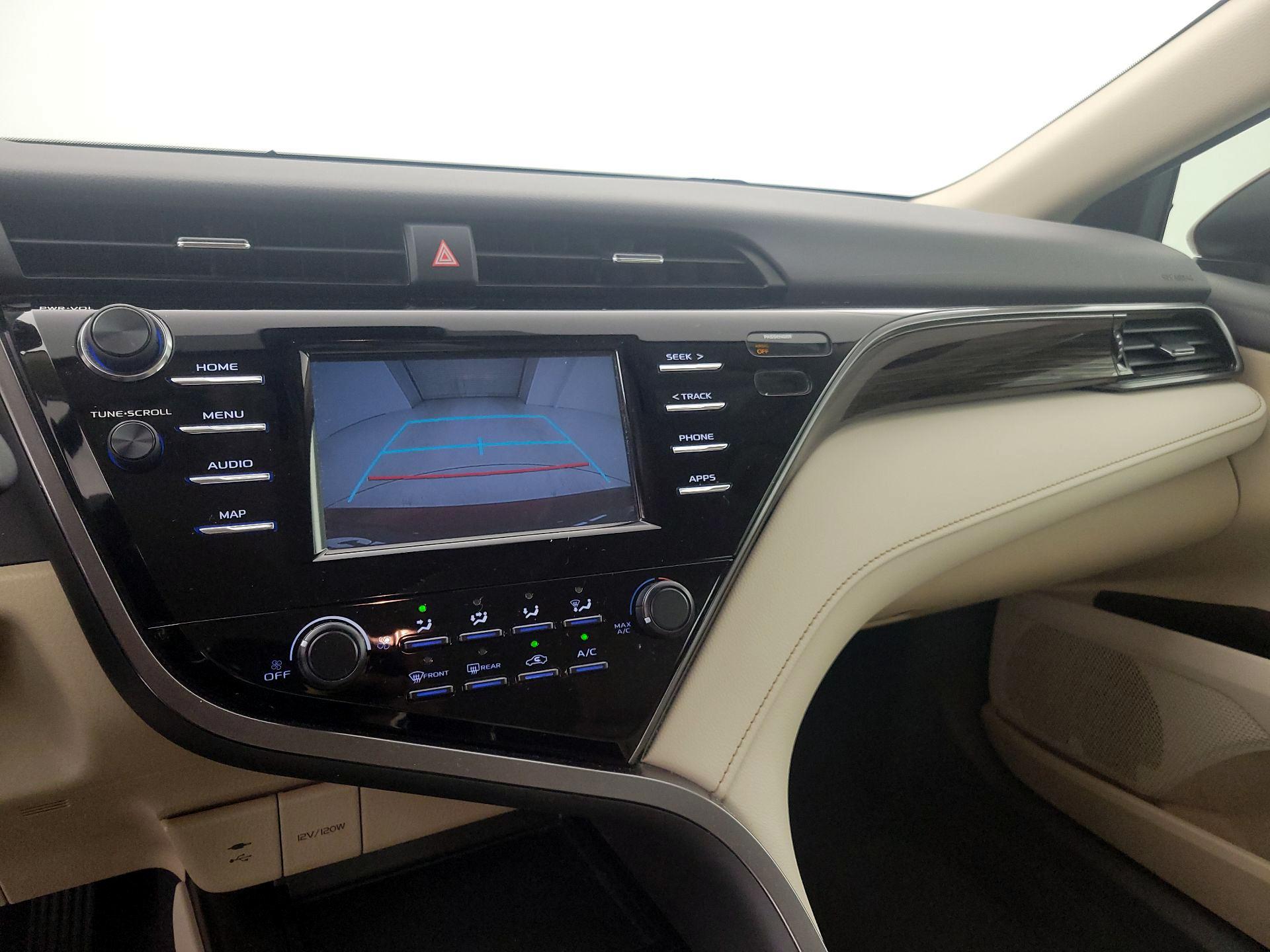 Thumbnail: 2019 Toyota Camry - 14