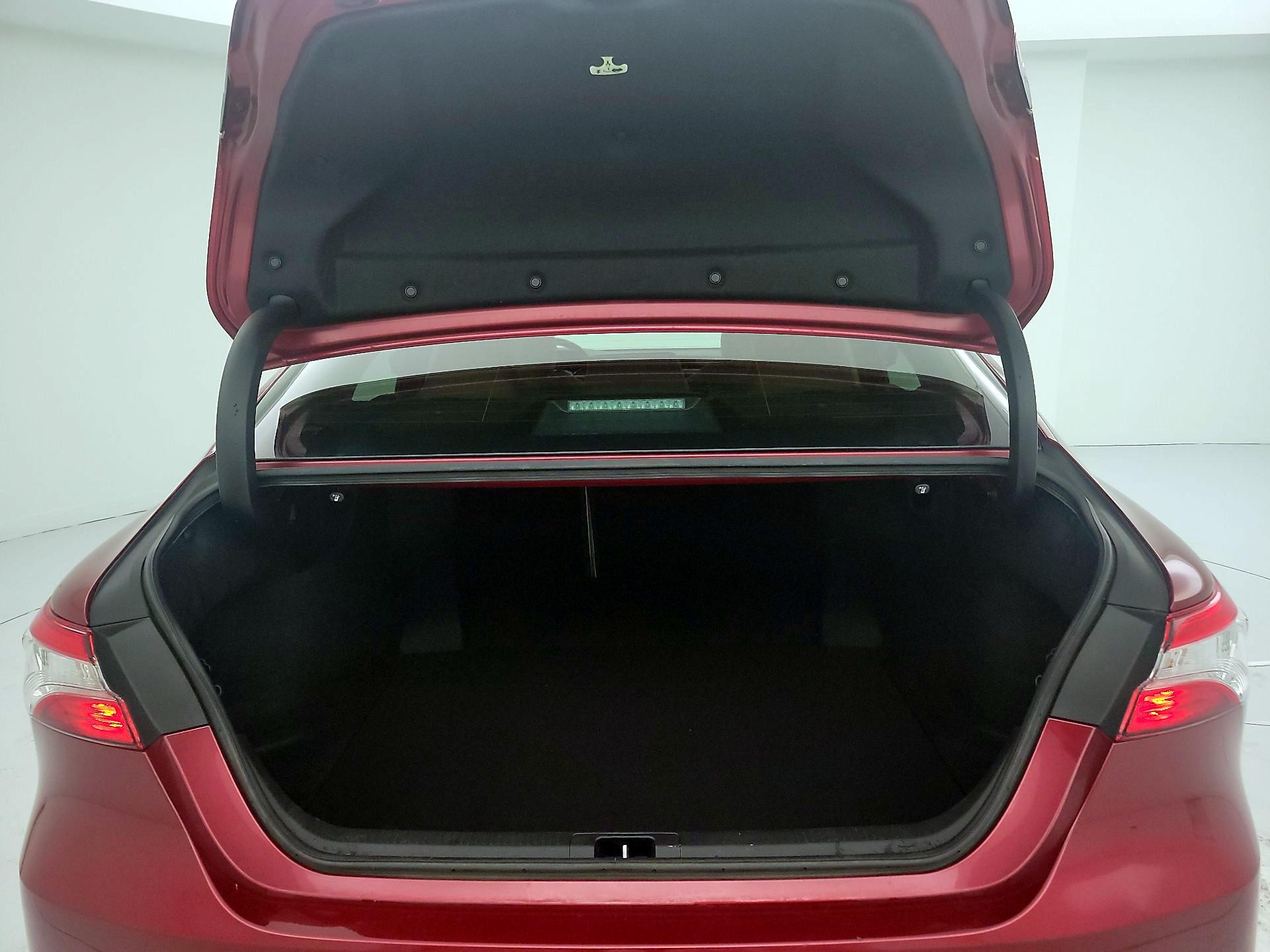 Thumbnail: 2019 Toyota Camry - 20