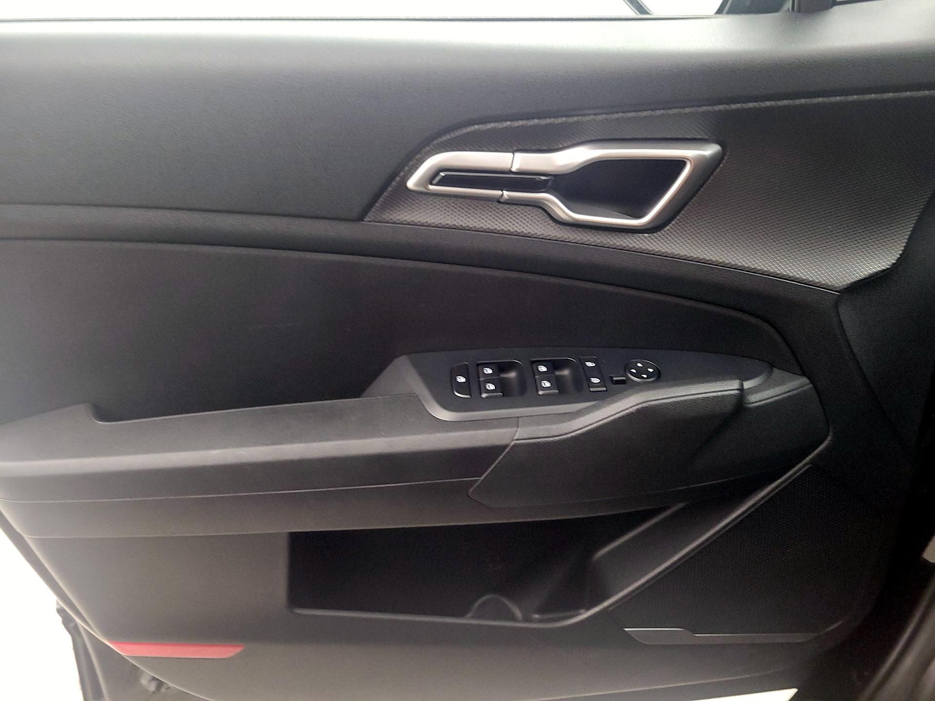 Thumbnail: 2025 Kia Sportage - 12