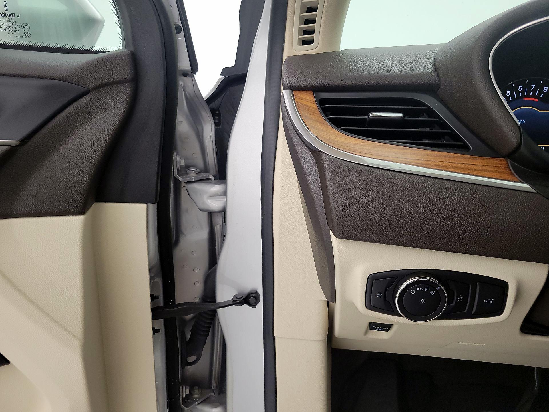 Thumbnail: 2015 Lincoln MKC - 13