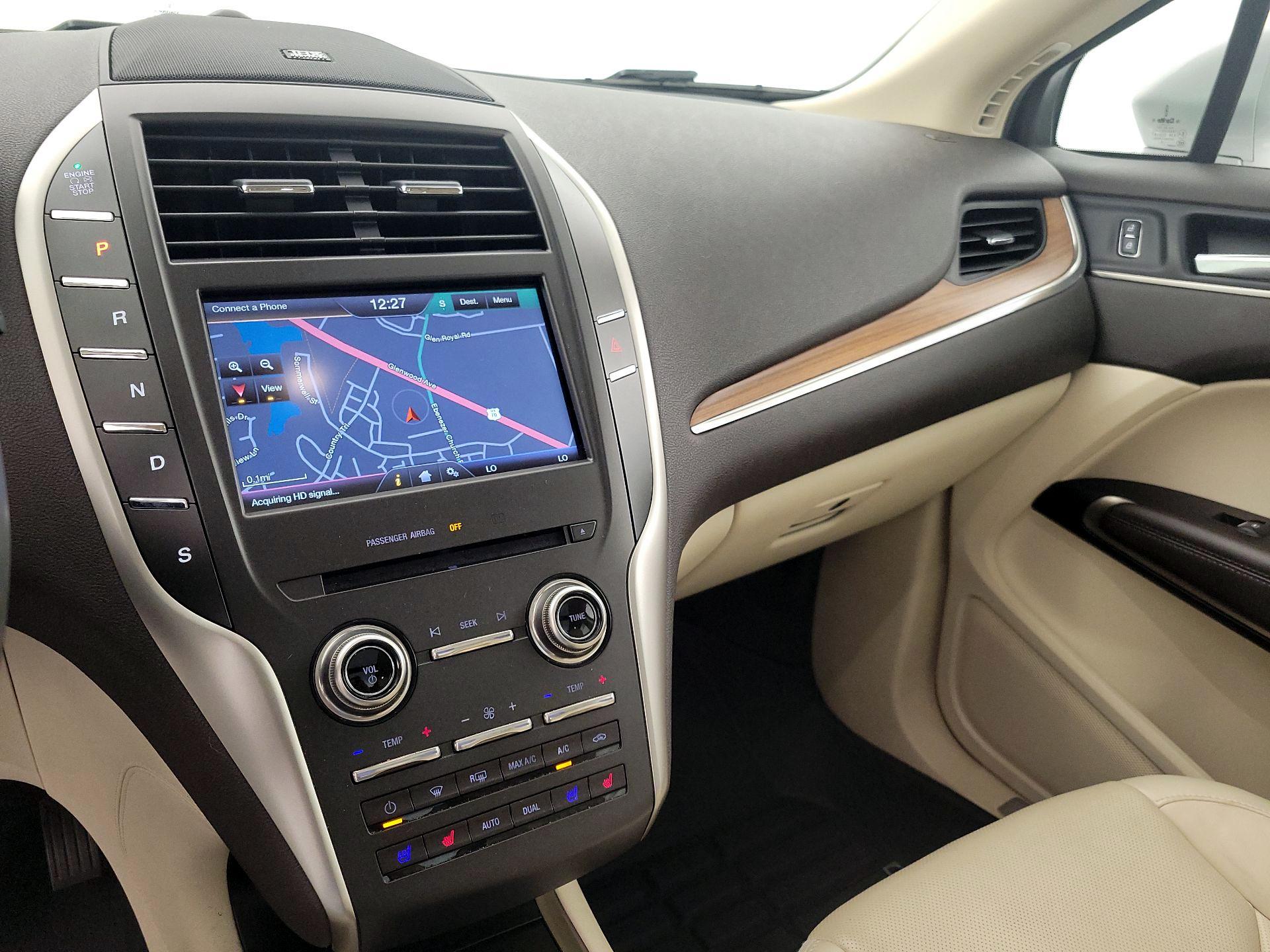 Thumbnail: 2015 Lincoln MKC - 14