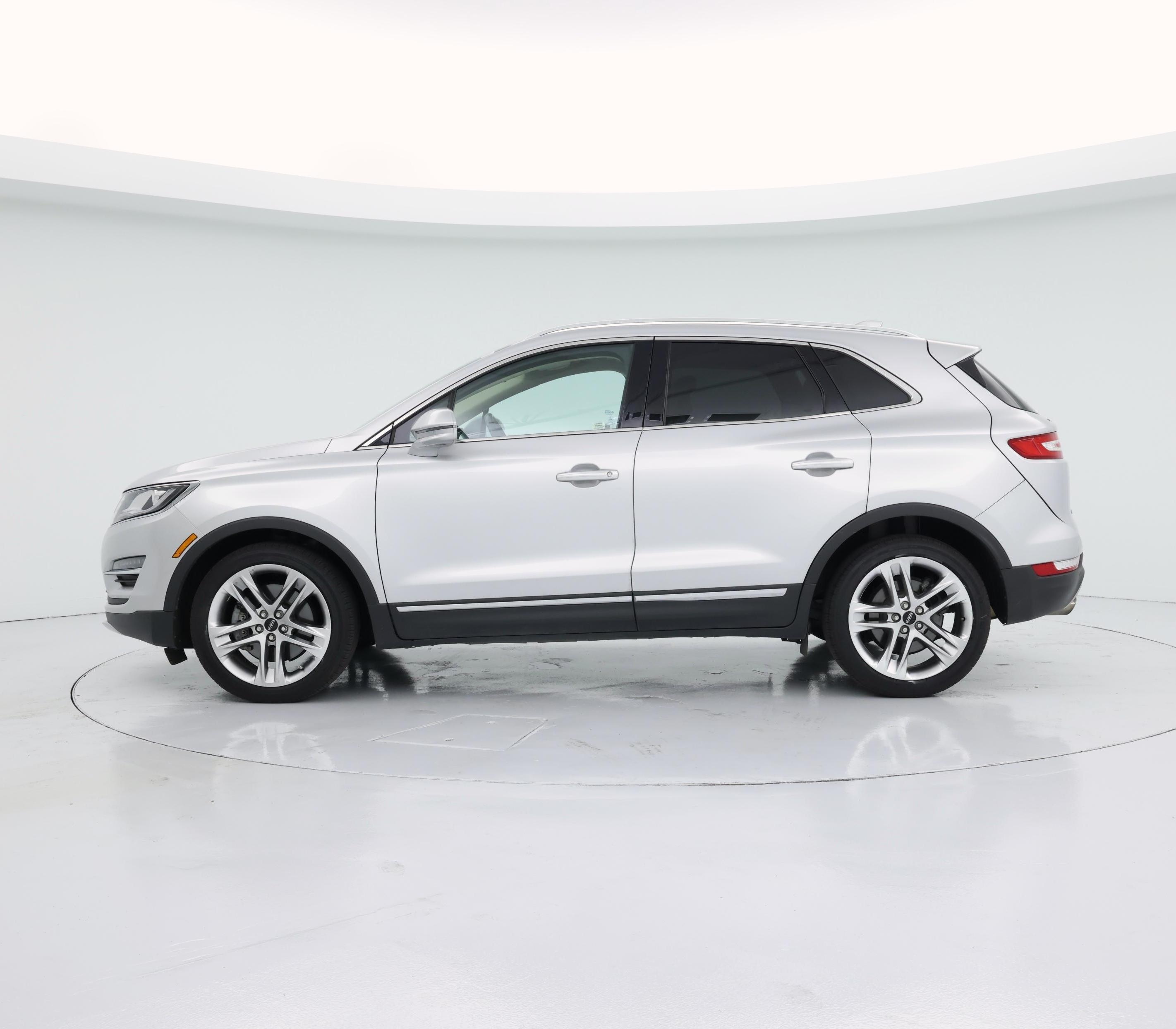 Thumbnail: 2015 Lincoln MKC - 3