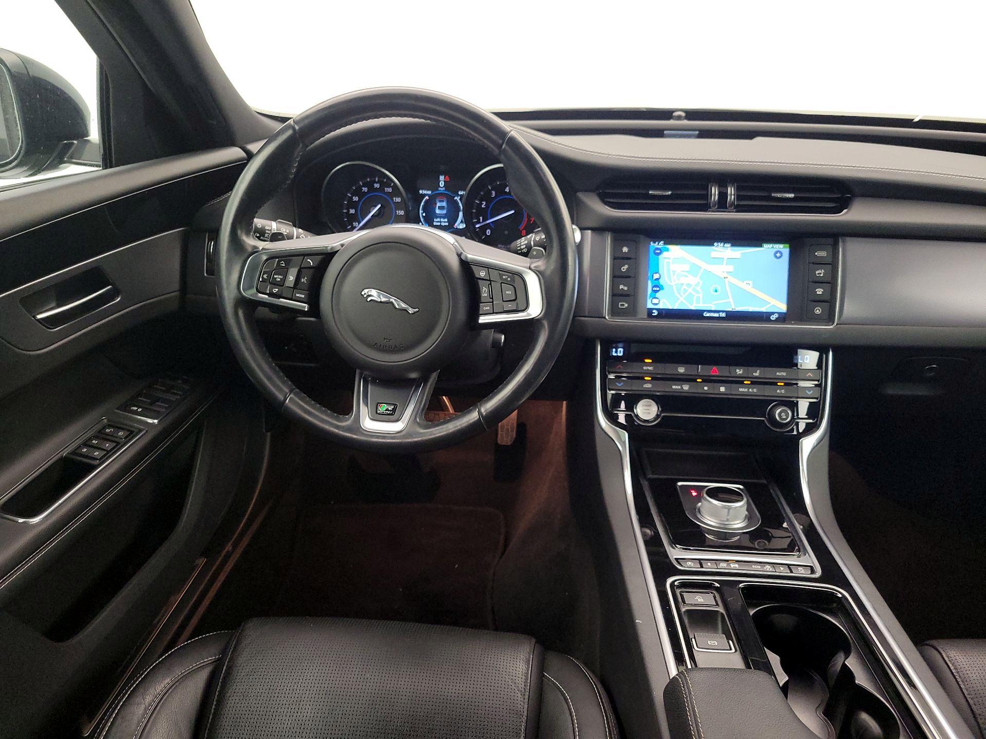 Thumbnail: 2016 Jaguar XF - 10