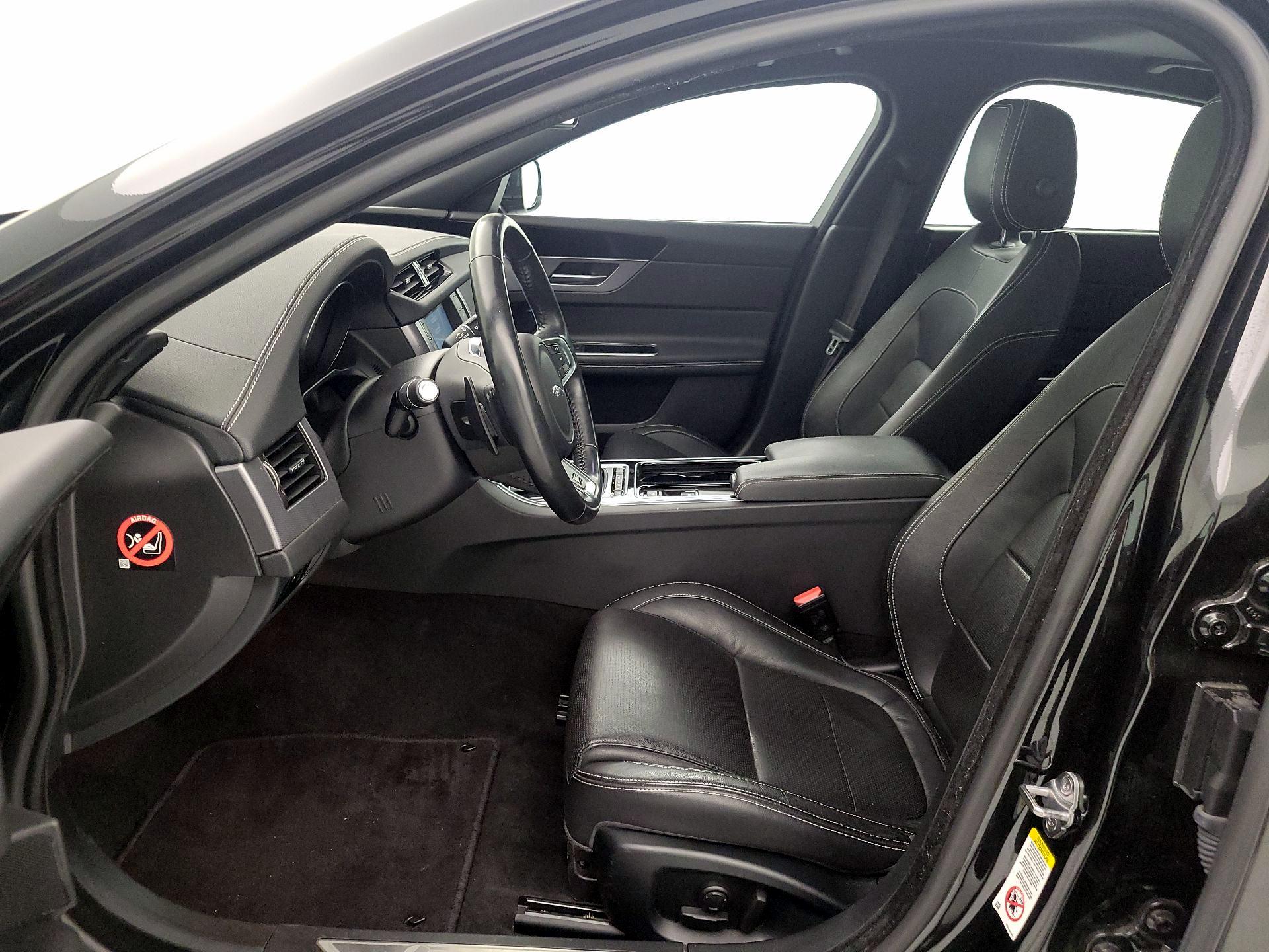 Thumbnail: 2016 Jaguar XF - 11