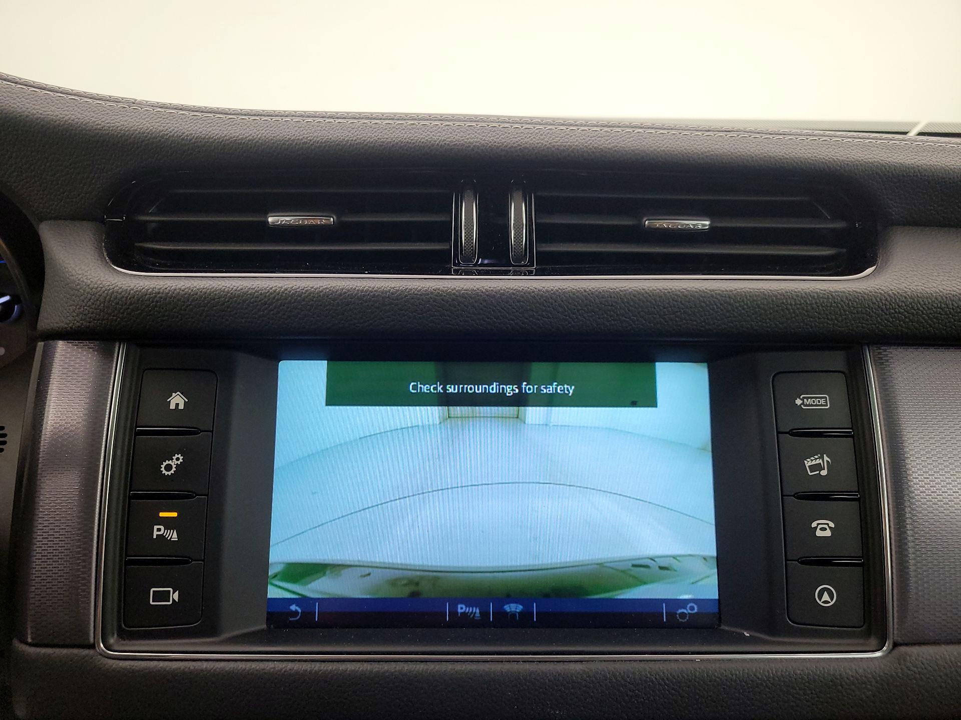 Thumbnail: 2016 Jaguar XF - 15